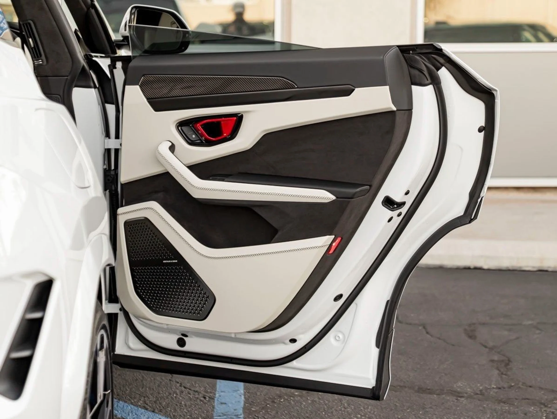 mph020_248969655_21_c6555697b5