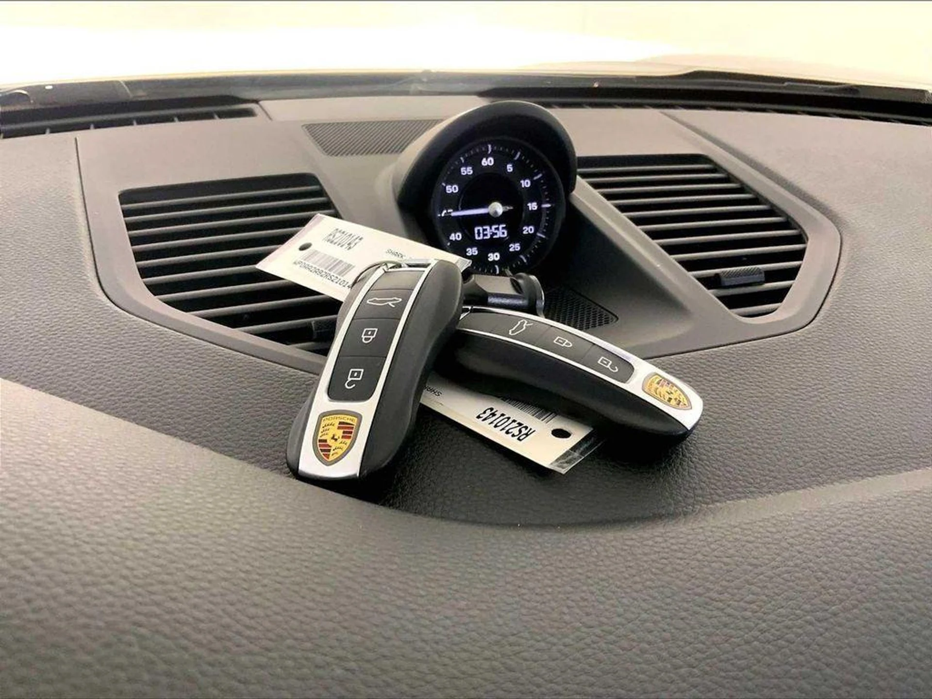 mph020_2494588789_owg_R6ux_LR_Yb_PB_9y4se_W_Qr_Q5hw_EU_3e248fd777