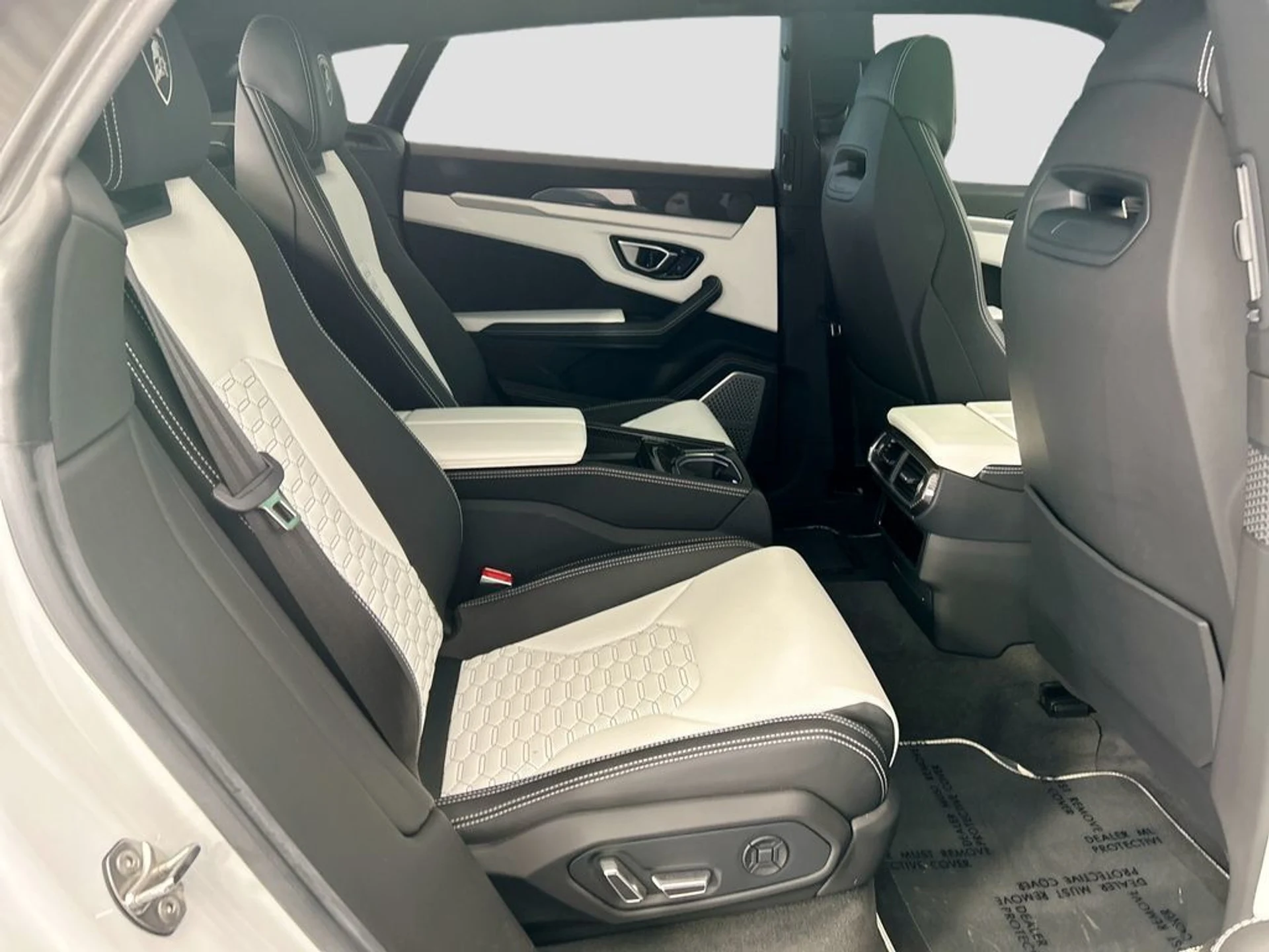 mph020_2497427583_used_2020_lamborghini_urus_awd_8119_23020577_21_1024_61210922f5