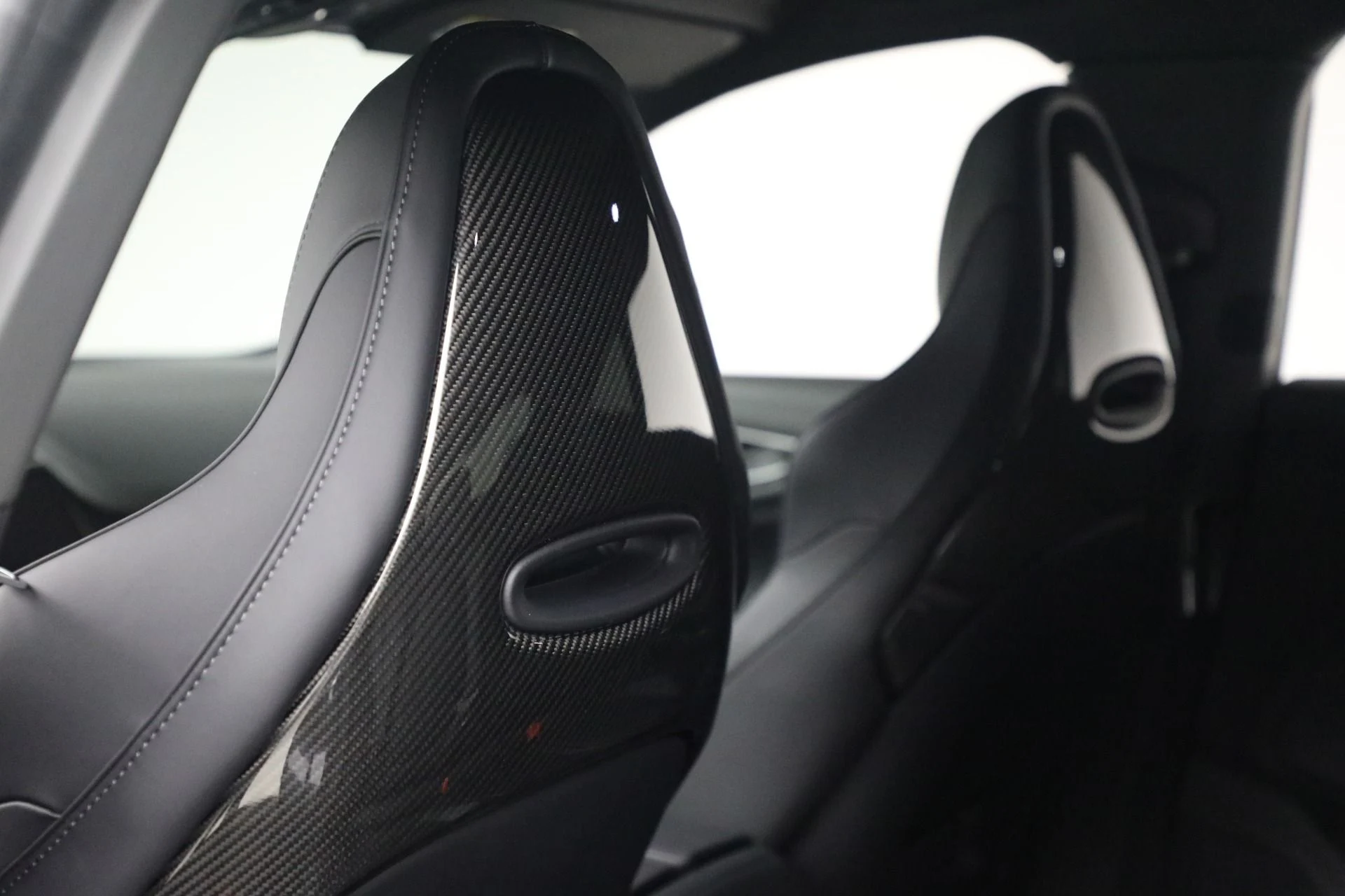 mph020_2520825995_New_2025_Aston_Martin_DBX_707_d092f57794