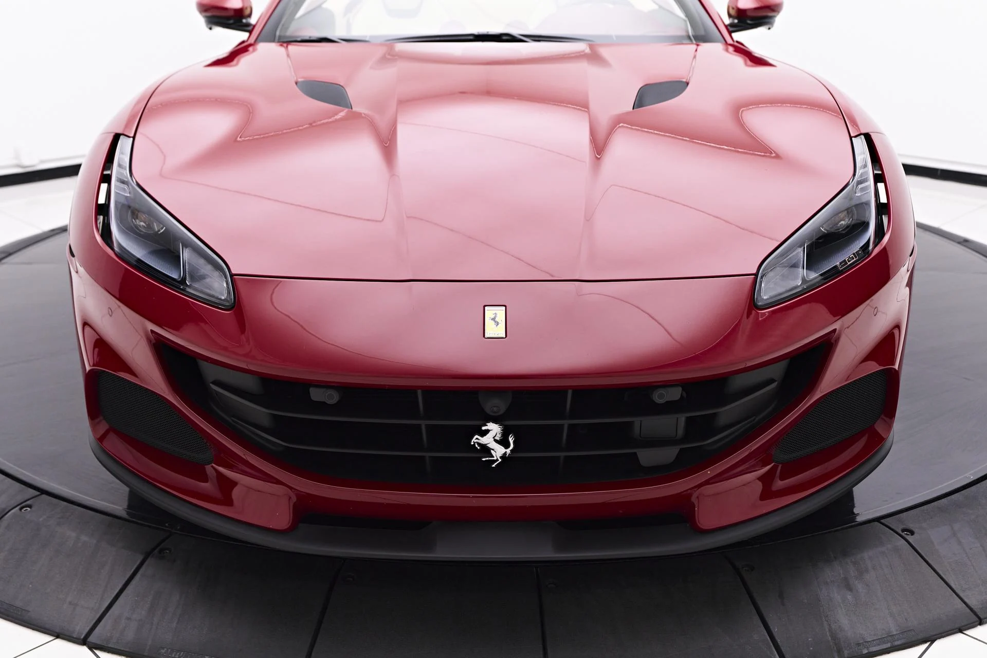 mph020_2529358600_Used_2022_Ferrari_Portofino_Base_1752263914_caf449f6d2