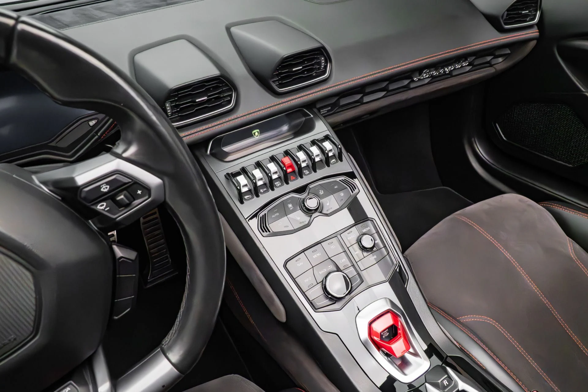 mph020_2532240122_Used_2016_Lamborghini_Huracan_LP_610_4_Spyder_1781713256_93ab20fb4b