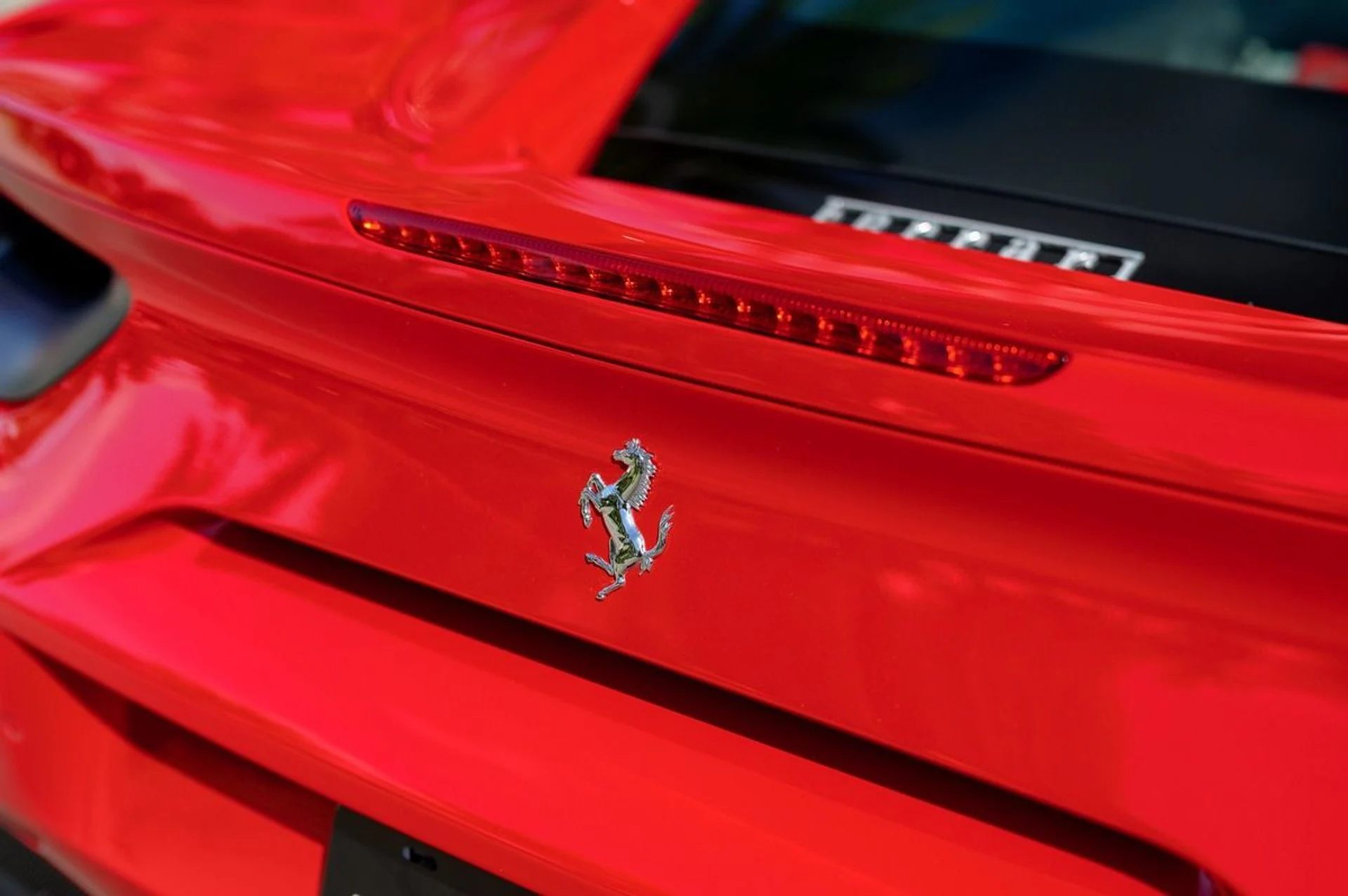 mph020_2536095024_Used_2017_Ferrari_488_GTB_1753314367_16299fa739