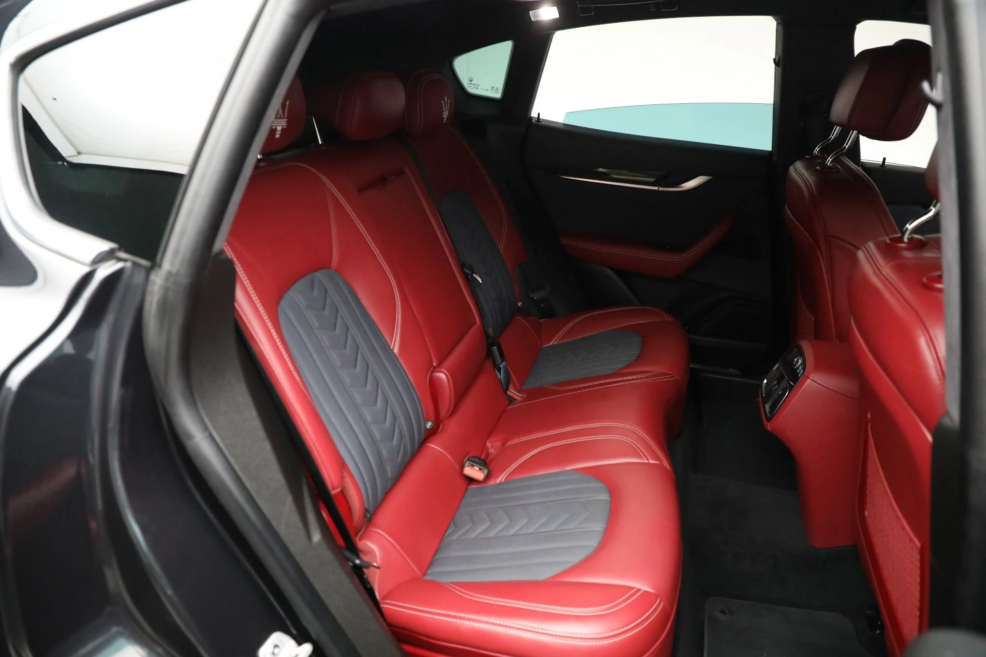 mph020_2539951903_Used_2022_Maserati_Levante_GT_09c2230542