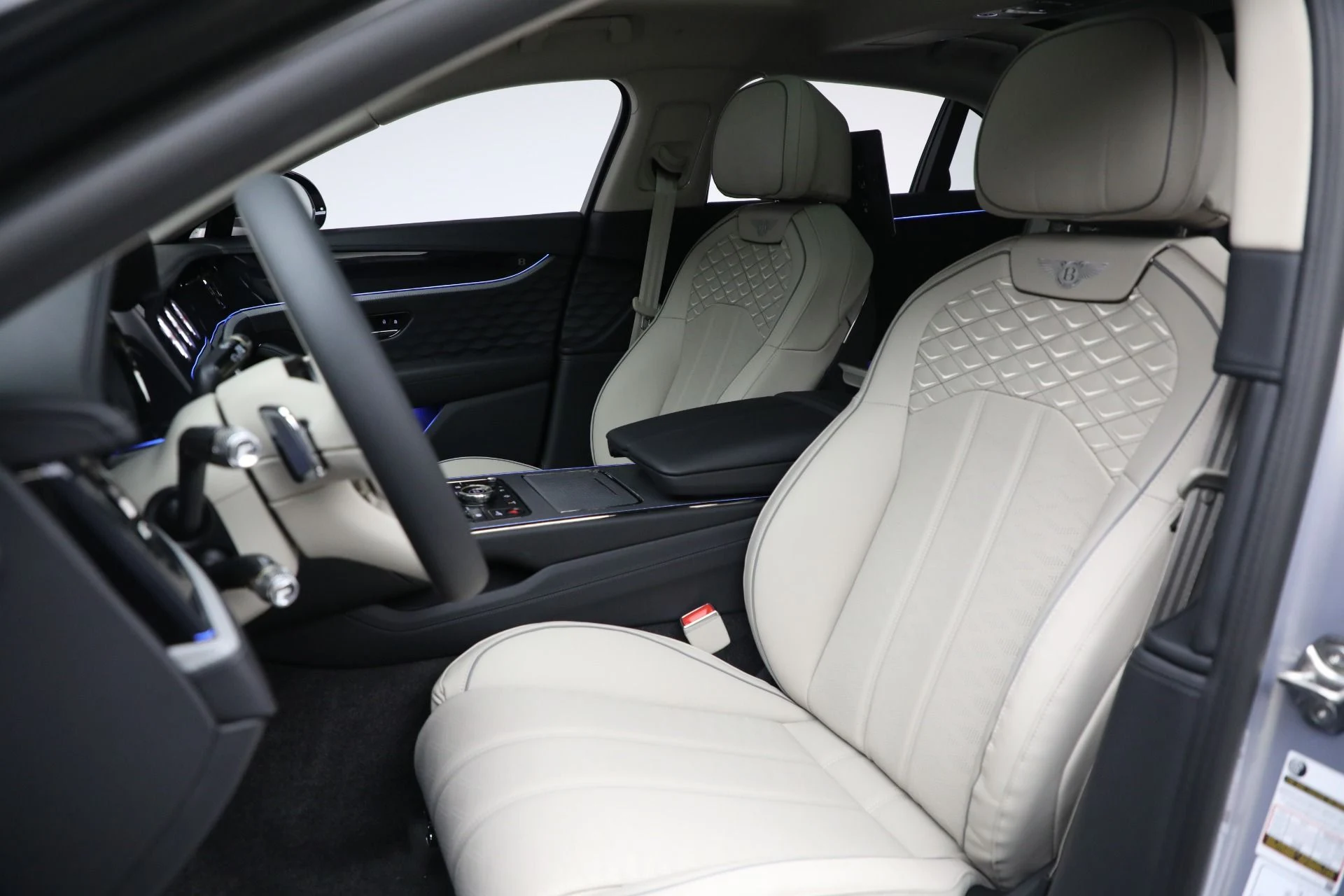 mph020_2542328899_New_2025_Bentley_Flying_Spur_Mulliner_318ce8117d