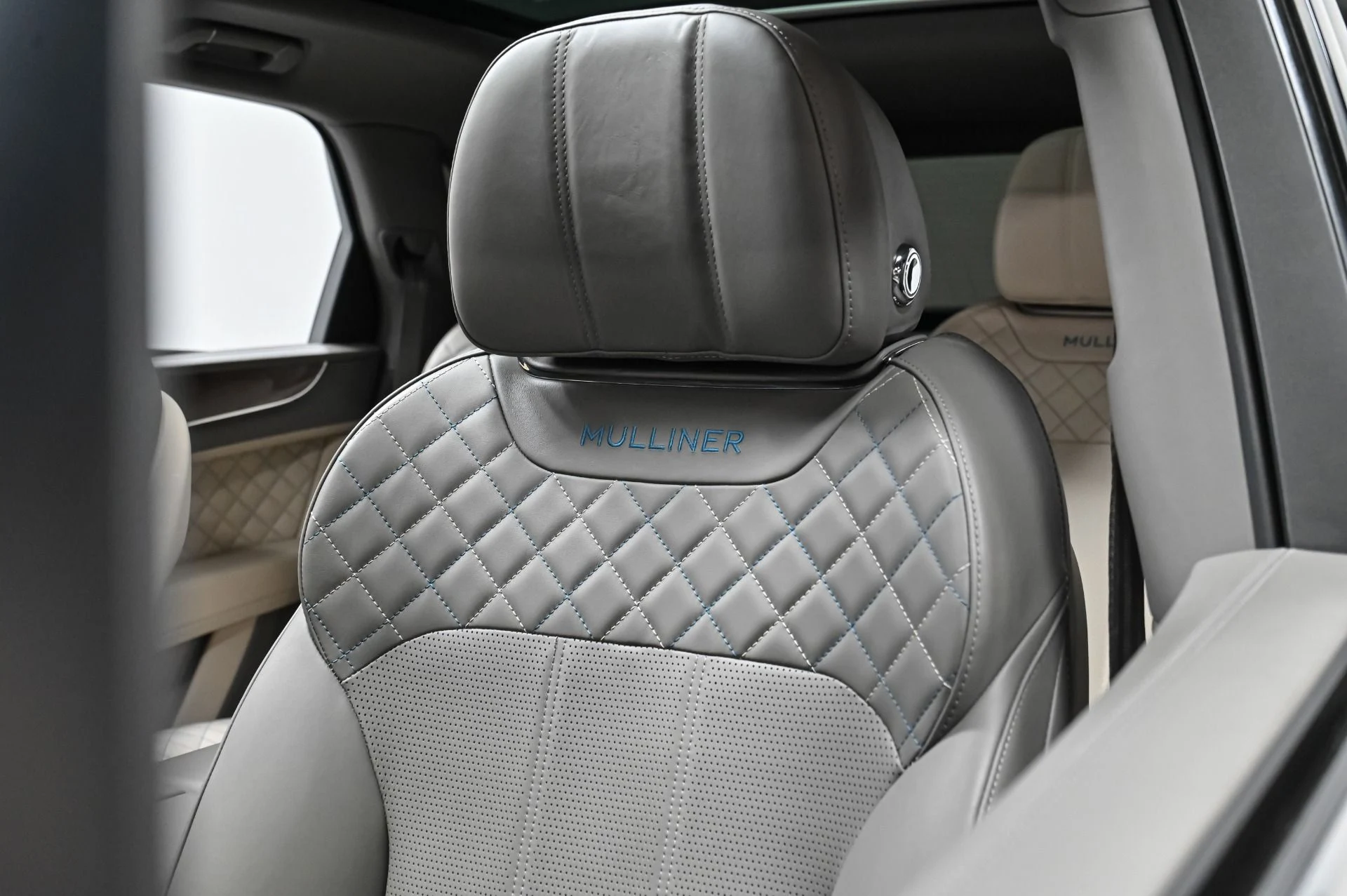 mph020_2548067965_Used_2018_Bentley_Bentayga_Mulliner_1757623684_81f0d397fa