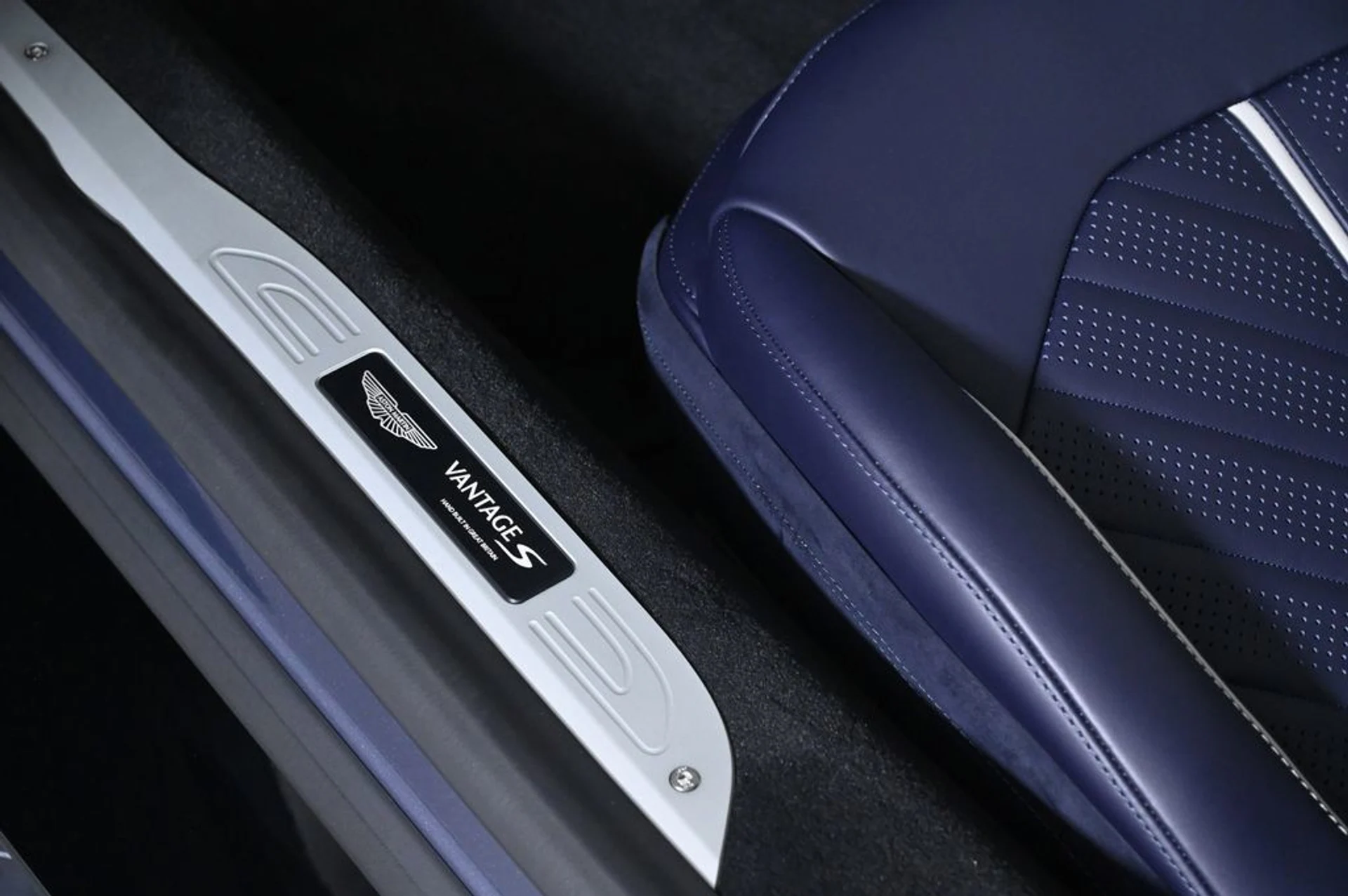 mph020_2548089631_new_2026_aston_martin_vantage_sroadster_11350_23022148_21_1024_3def9ae1b7