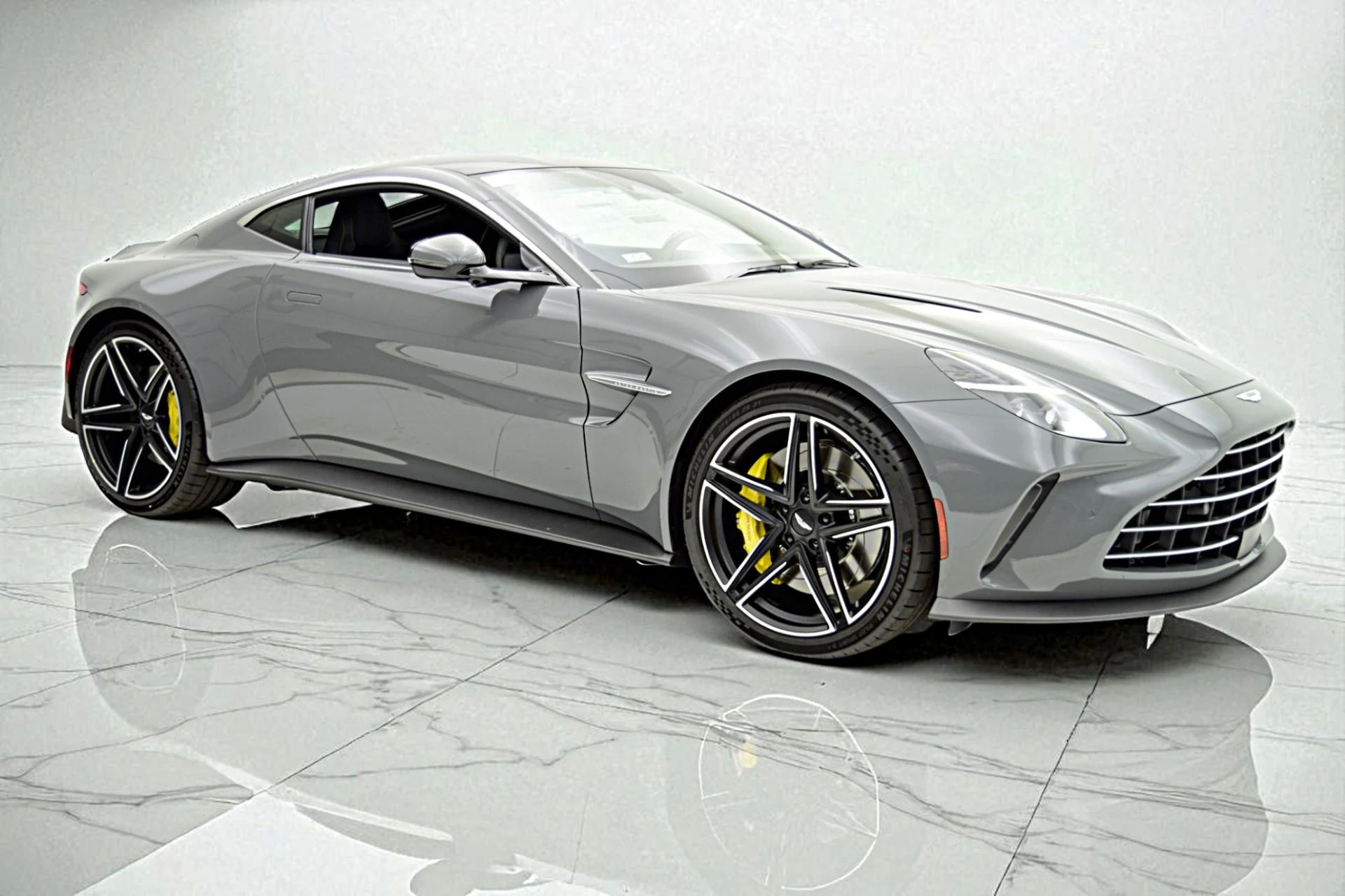 mph020_2549802486_New_2026_Aston_Martin_Vantage_Coupe_ba4339411d