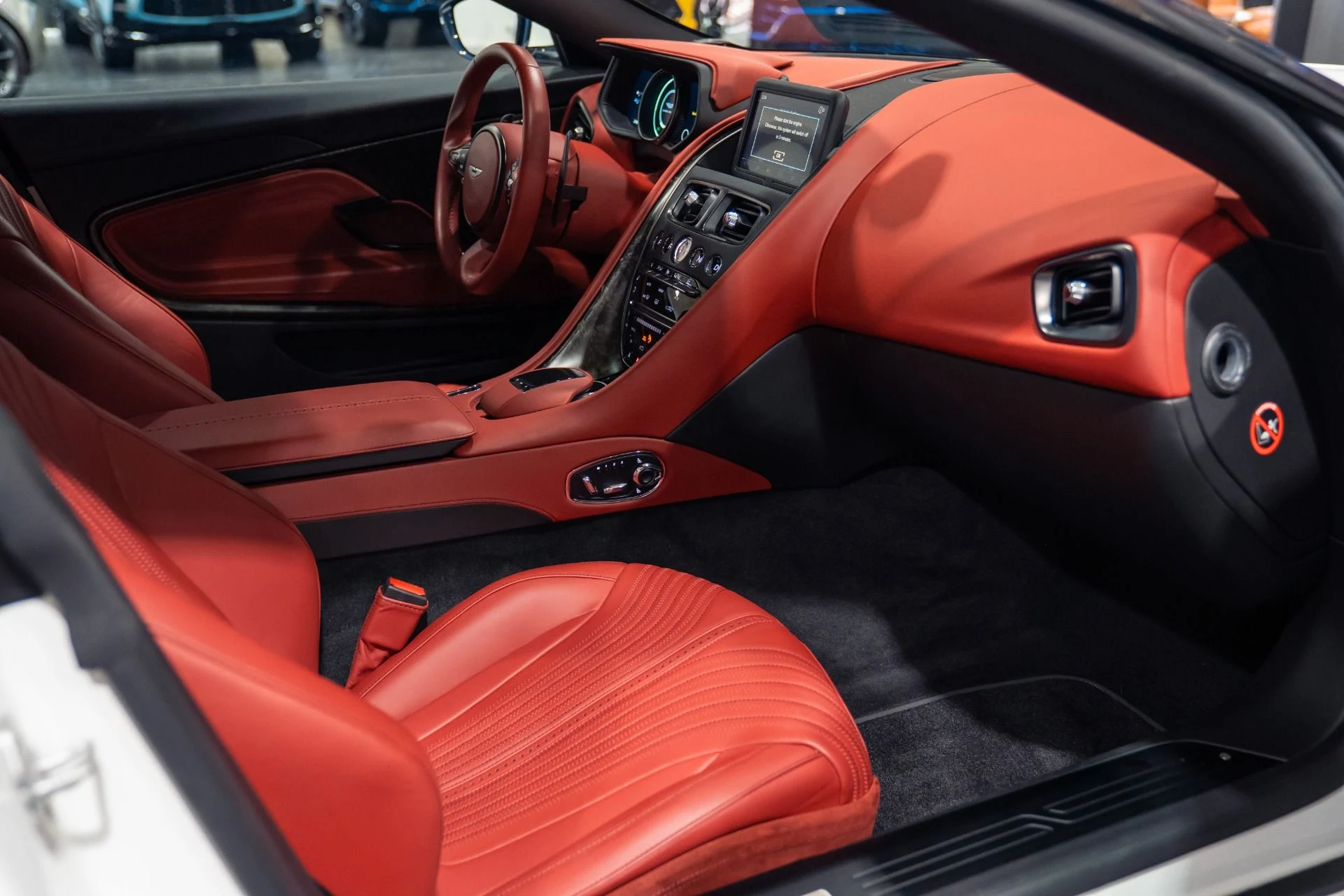 mph020_2555655886_Used_2018_Aston_Martin_DB_11_V12_1788901645_9b40d6e68f