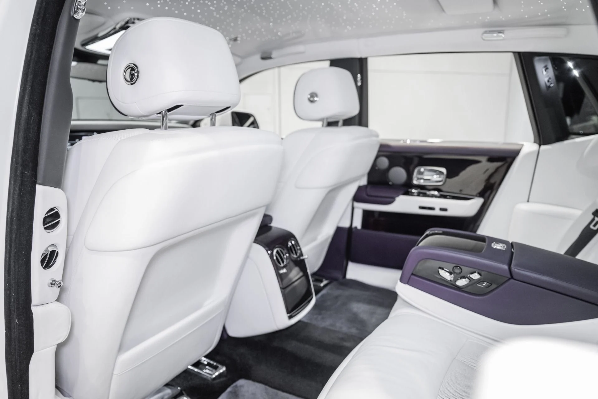 mph020_2557942017_Used_2018_Rolls_Royce_Phantom_1778079692_d6661bc09d