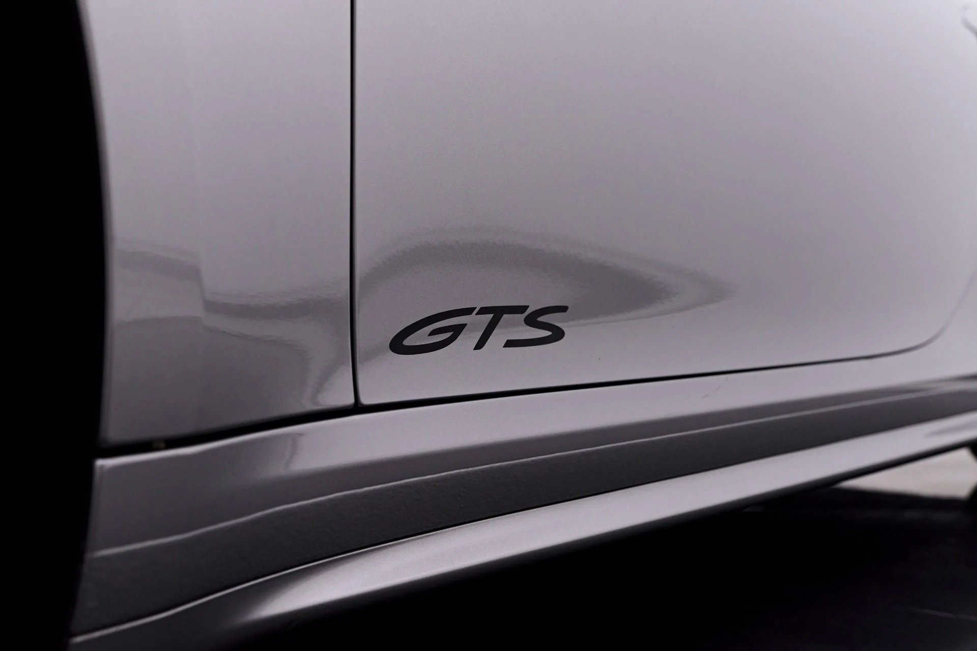 mph020_2558005366_Used_2024_Porsche_911_Carrera_4_GTS_1753409003_0a69c0ee72