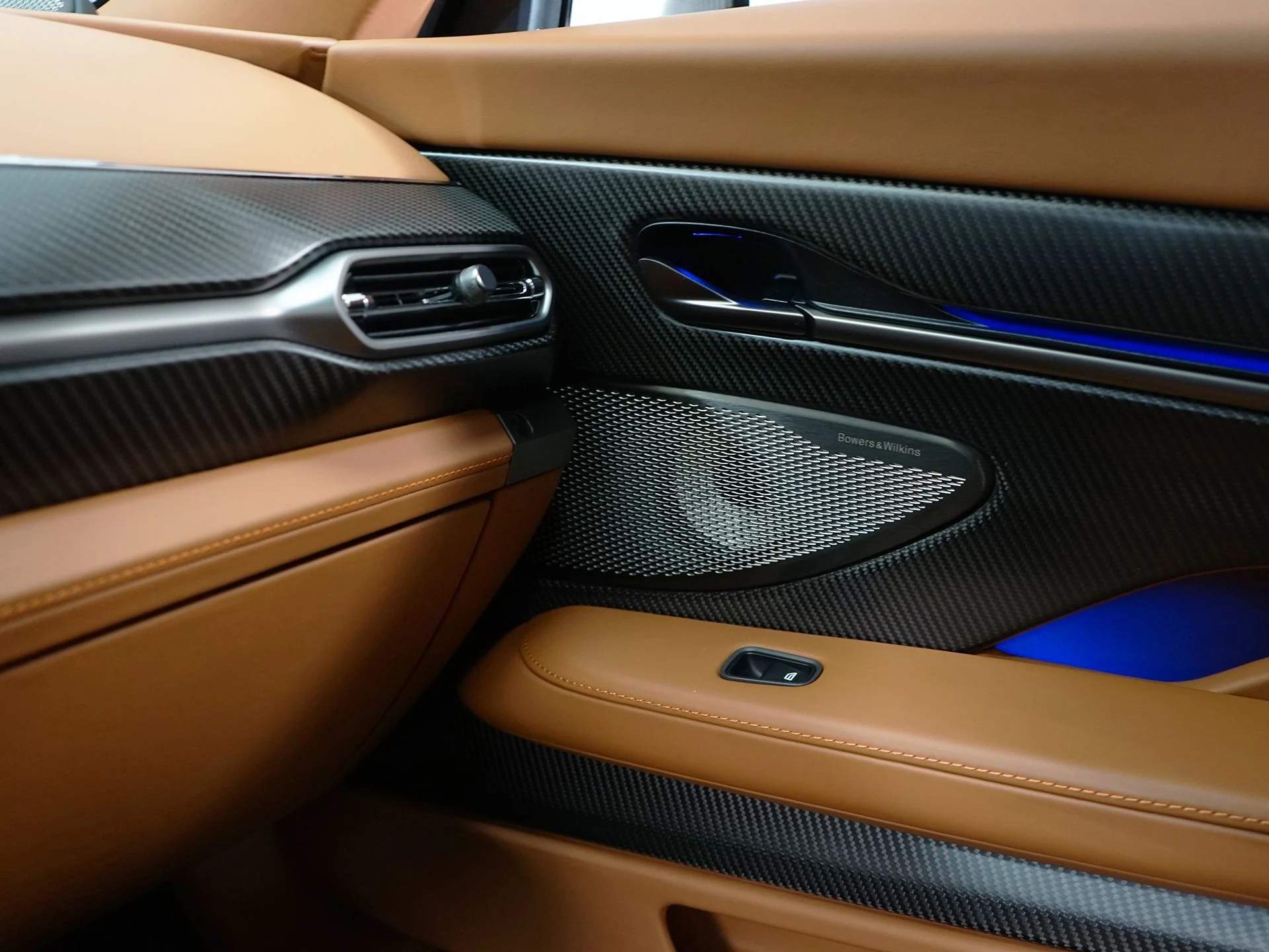 mph020_2560817096_dfc40bc7890423094ac98bb8dcbf481ax_572ddc5809