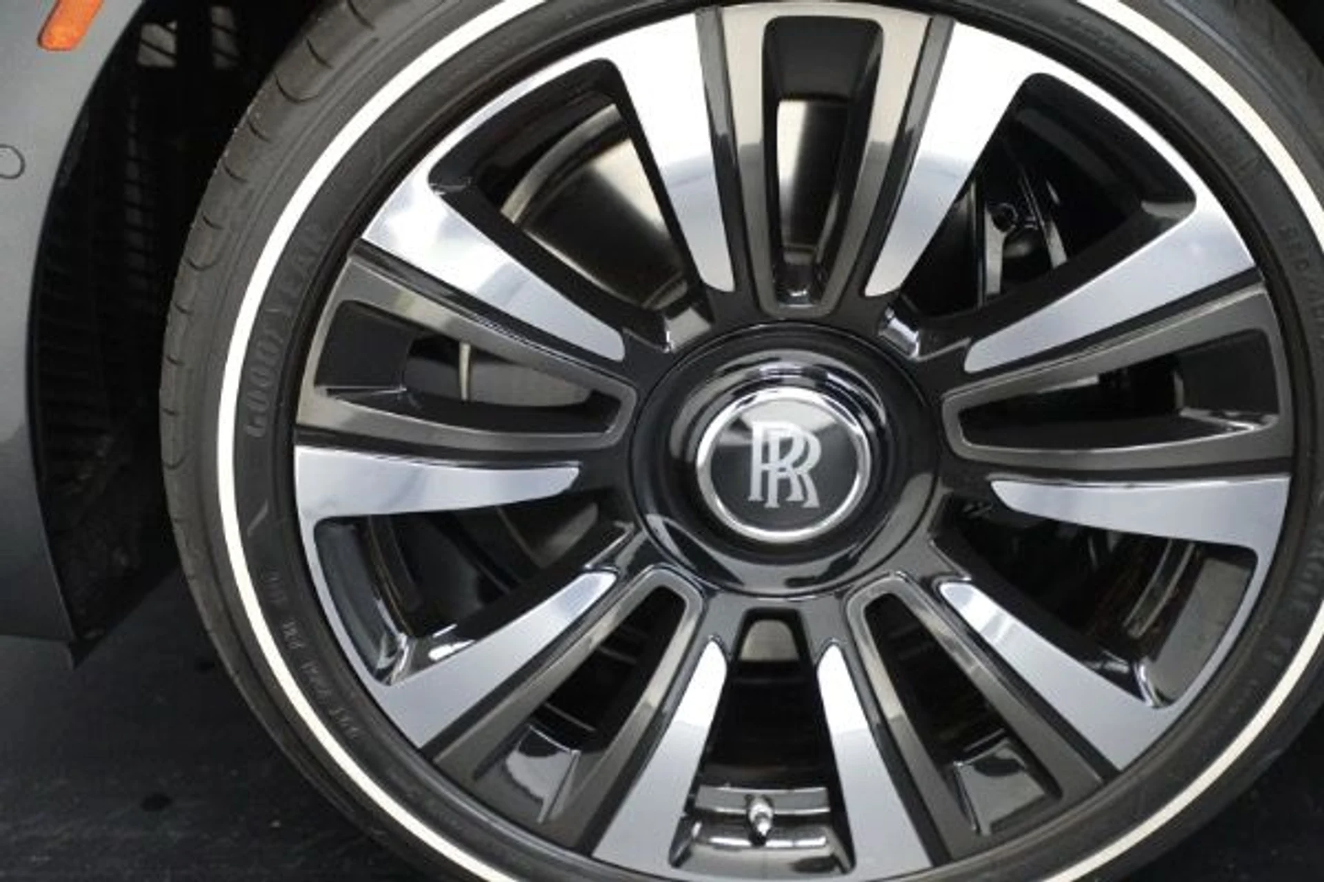 mph020_2561840211_Used_2024_Rolls_Royce_Ghost_fd4a00c495