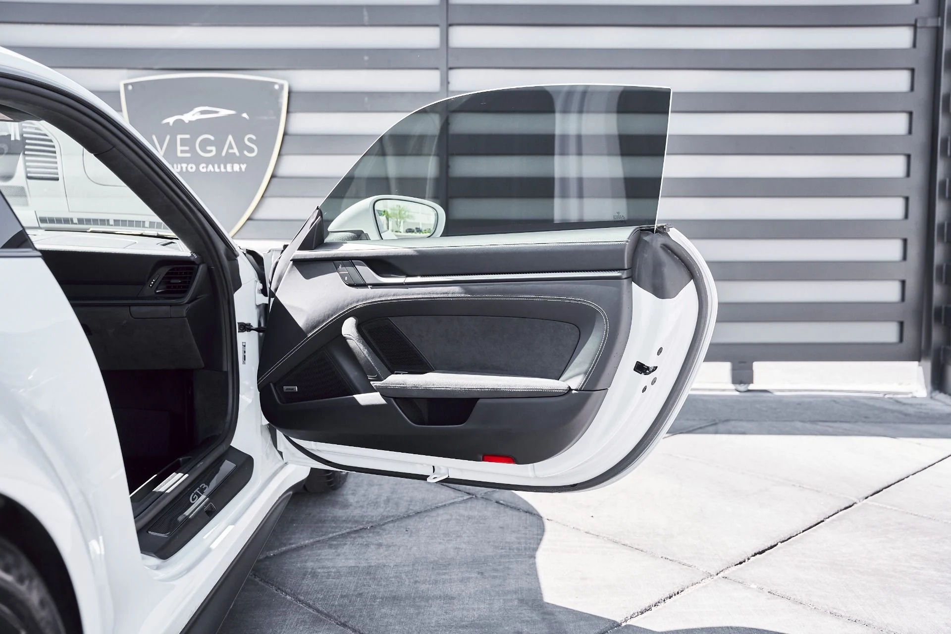 mph020_2563210879_Used_2022_Porsche_911_GT_3_1773348883_19d8c46767