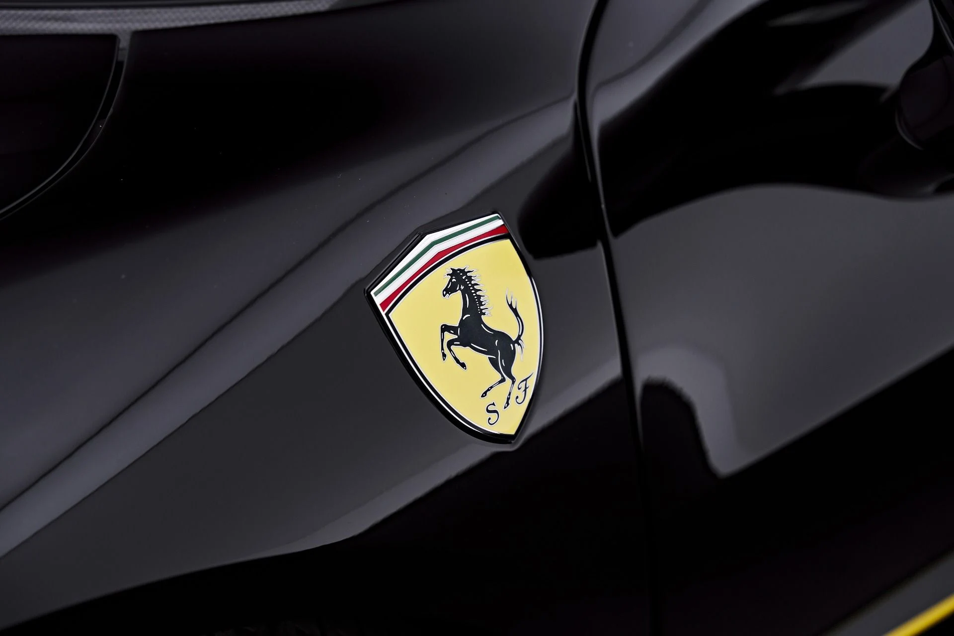 mph020_2566733318_Used_2023_Ferrari_296_GTB_Base_1785209370_2abb0dfa60