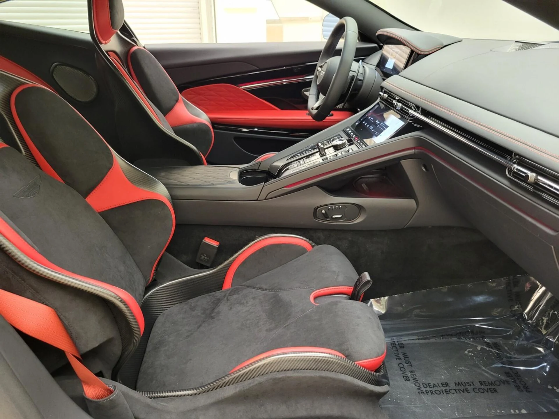mph020_2567687171_Used_2024_Aston_Martin_DB_12_1734001275_88dd62462e