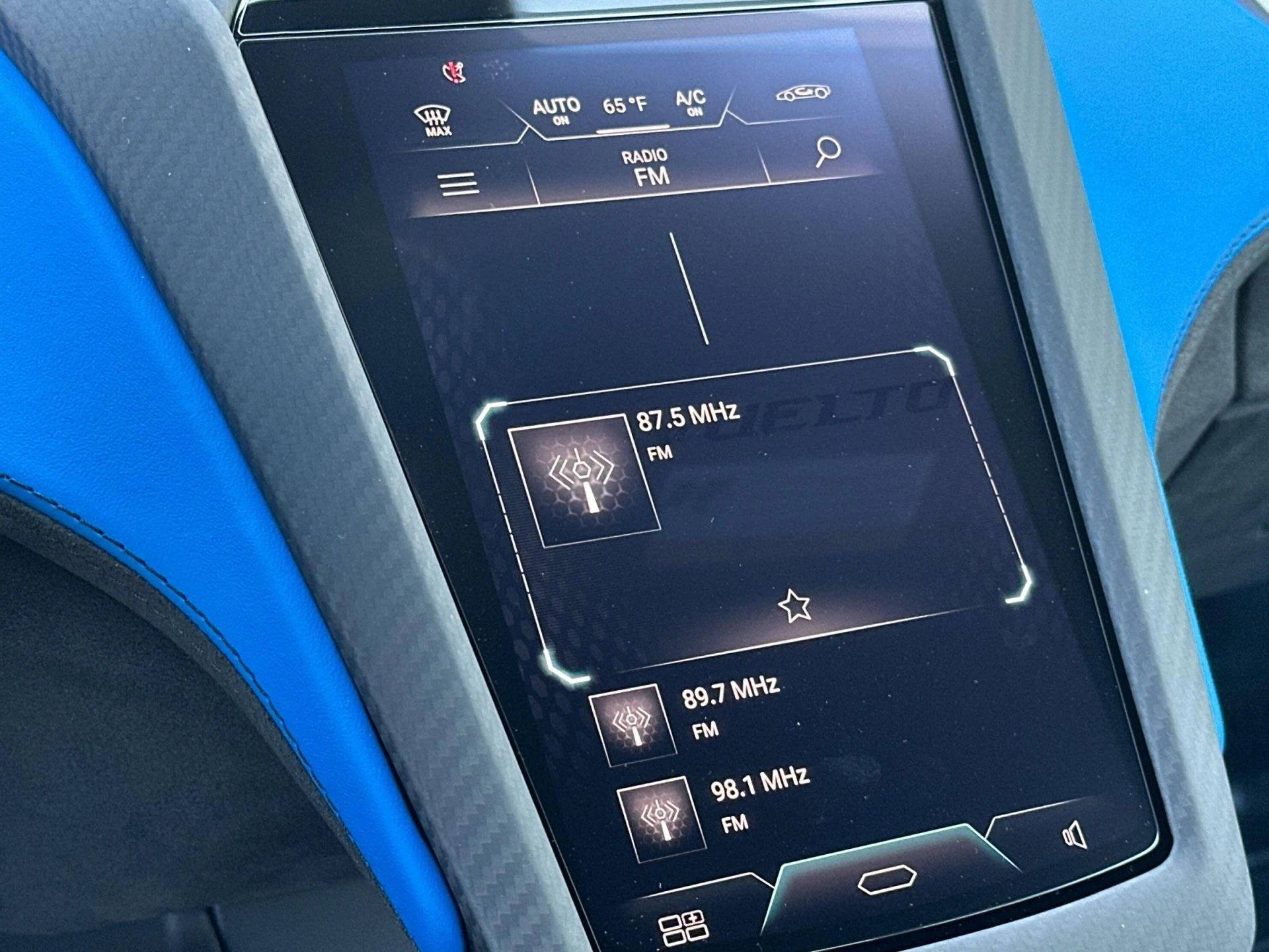 mph020_2567696041_New_2025_Lamborghini_Revuelto_Coupe_1761898383_ca815453be