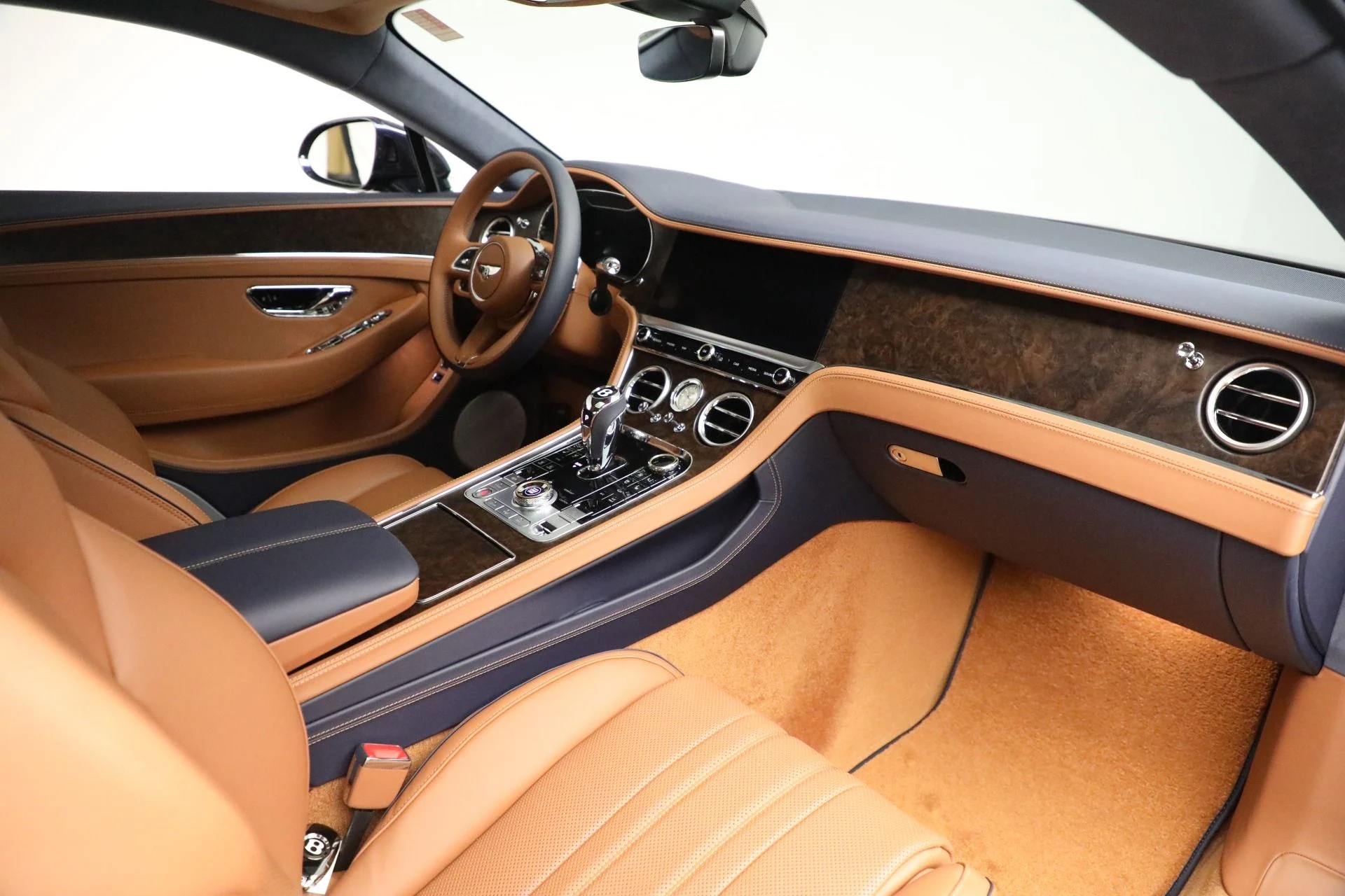 mph020_2569318443_Used_2023_Bentley_Continental_GT_V8_1678831904_187e9067d3