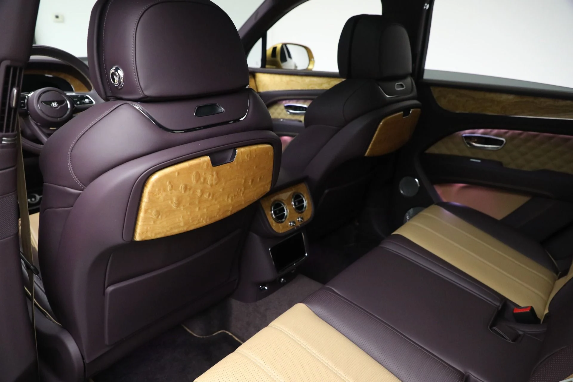 mph020_2572297377_Used_2022_Bentley_Bentayga_Speed_1761593261_505bf0bf16