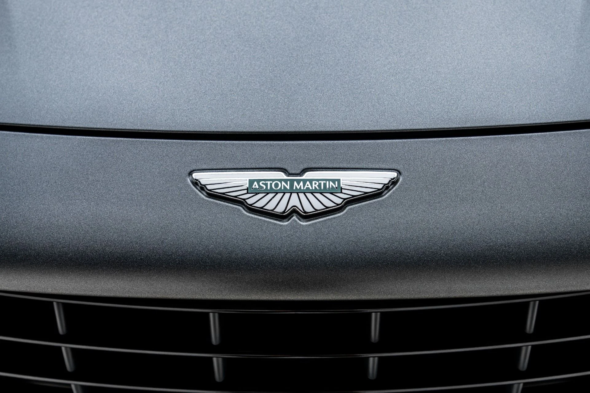 mph020_2573479279_Used_2024_Aston_Martin_DB_12_V8_1784874895_7176e1d17a