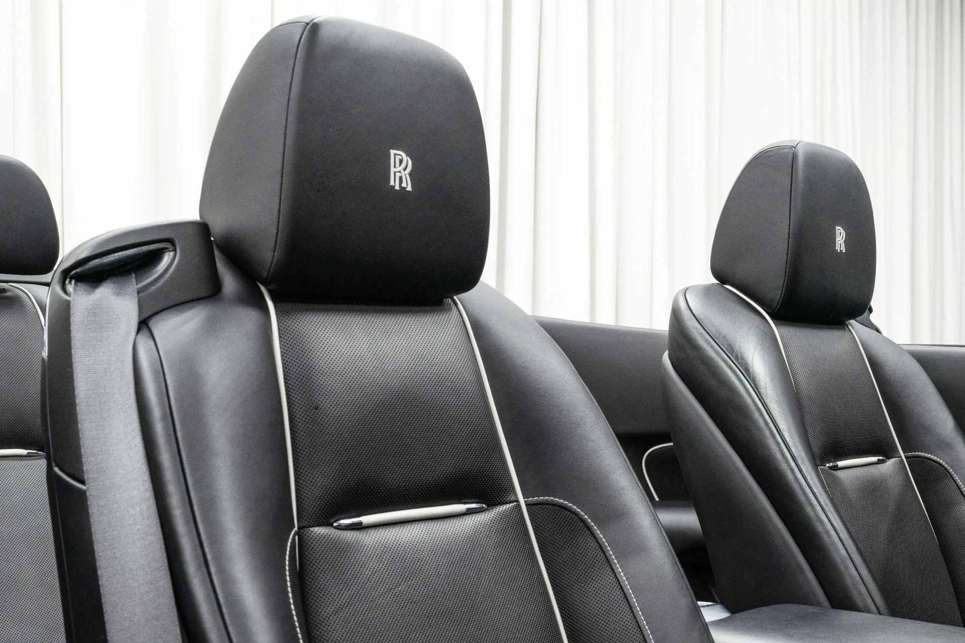 mph020_2574441926_Used_2017_Rolls_Royce_Dawn_Full_Polish_Wheels_Contrast_Stitching_and_Piping_Low_Miles_1764715069_61558b296c