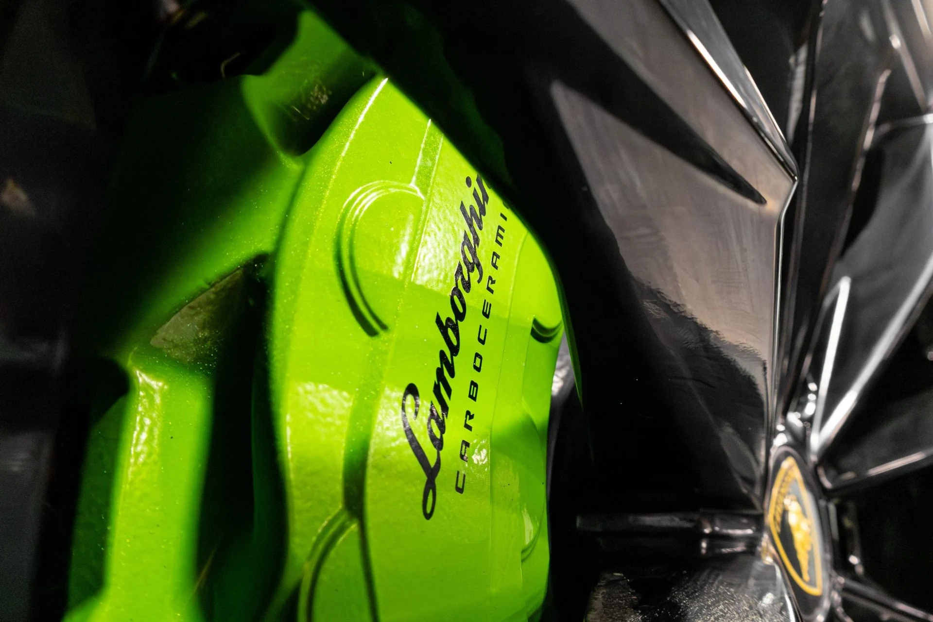 mph020_2576539103_Used_2022_Lamborghini_Urus_1771543126_8cae4bca91