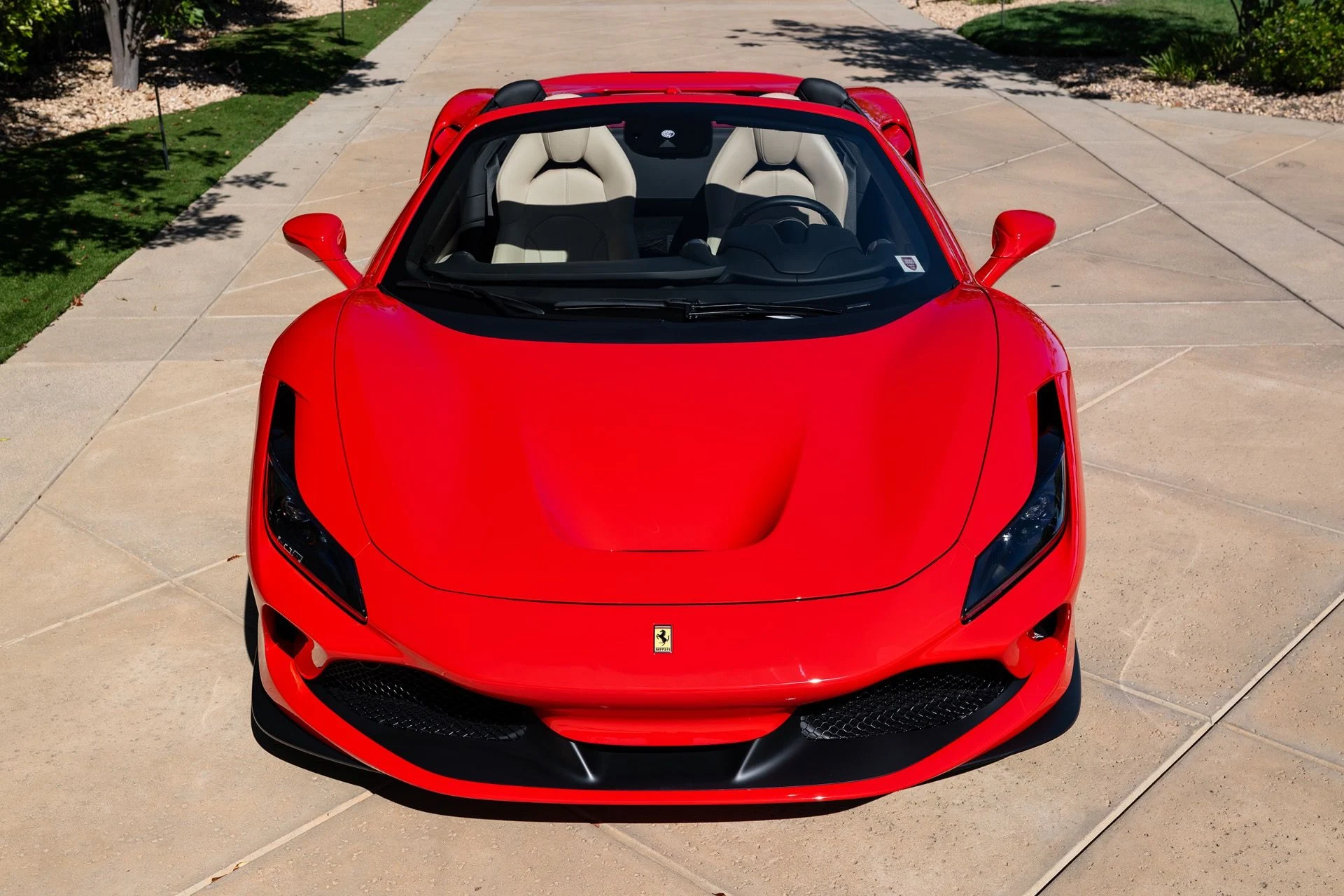 mph020_2582242333_Used_2022_Ferrari_F8_Spider_1791574017_c7a3c9a68f