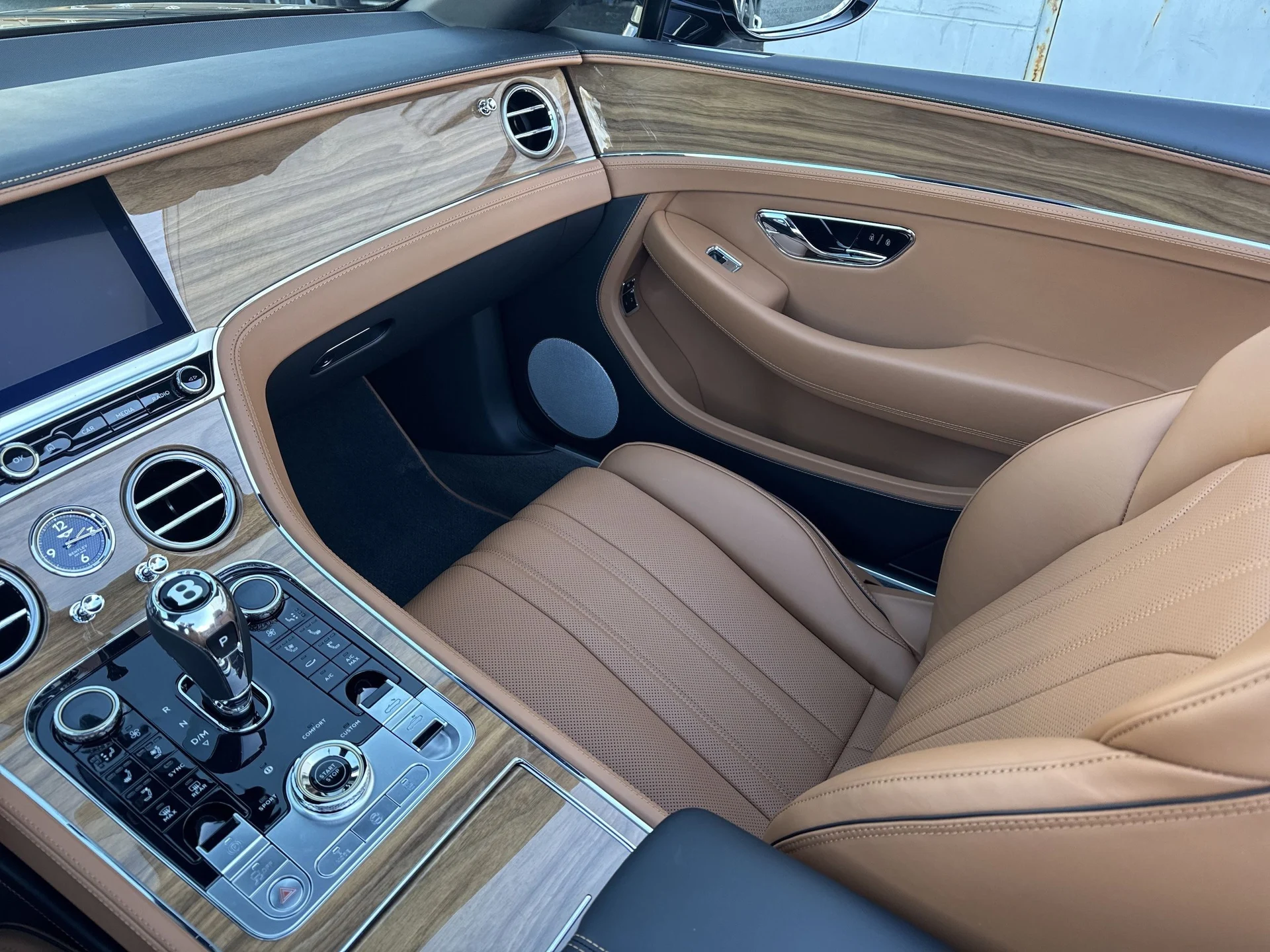 mph020_2588853147_ce4290f08983bf46f6df5b8099bbd3dex_1c12bc425c