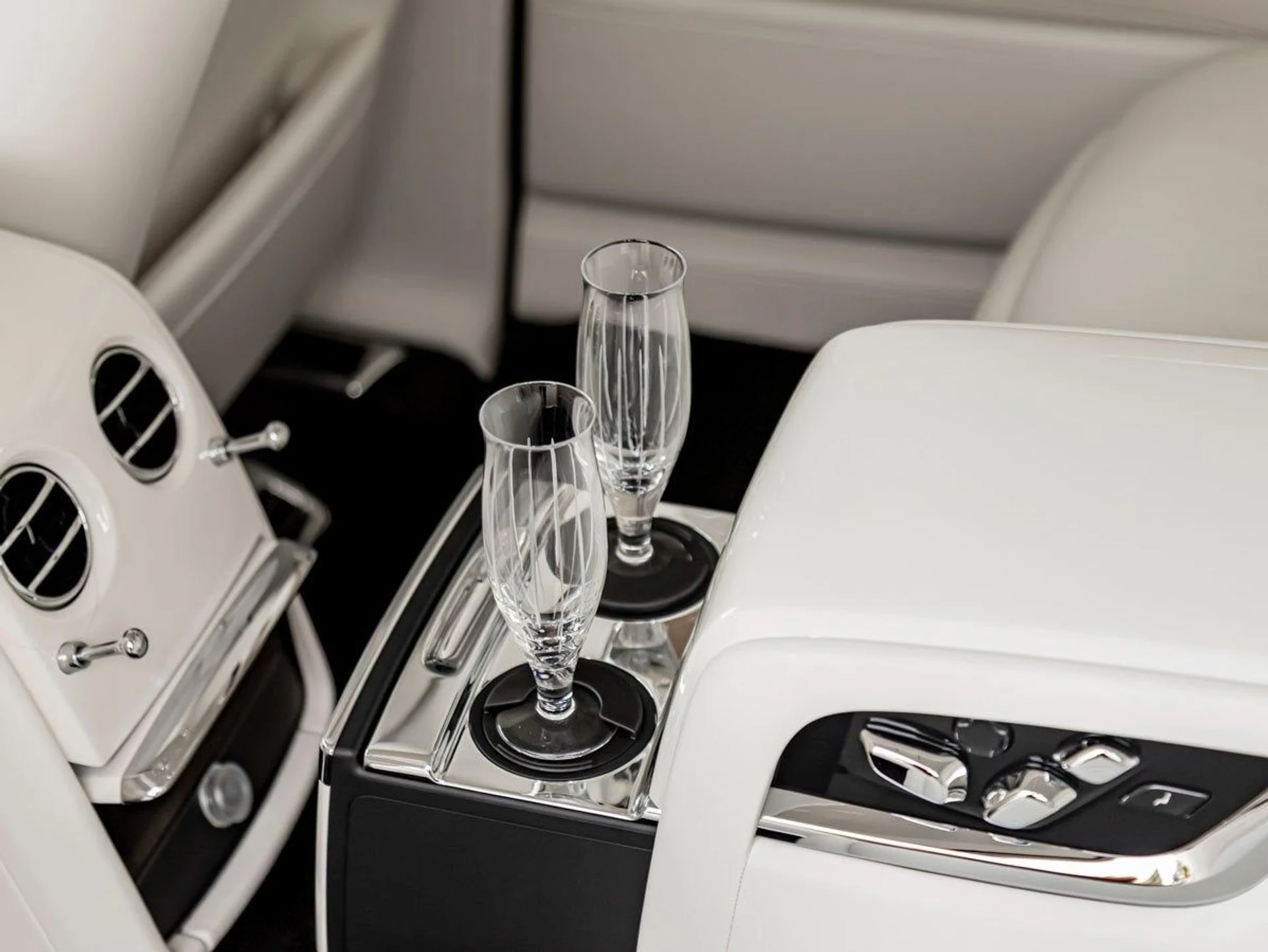 mph020_2590035492_21_e6a7c22d24