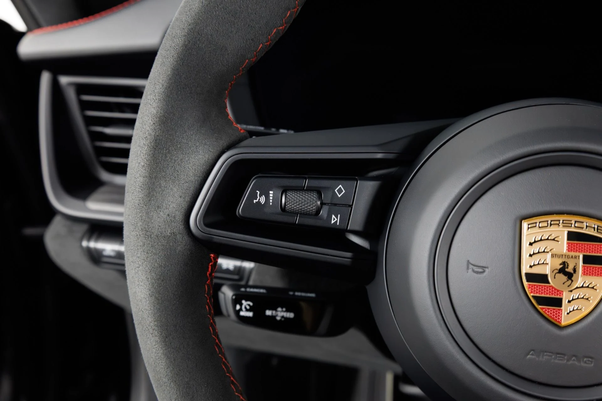 mph020_2604612080_Used_2025_Porsche_911_GT_3_1777072064_9fd80fb11f