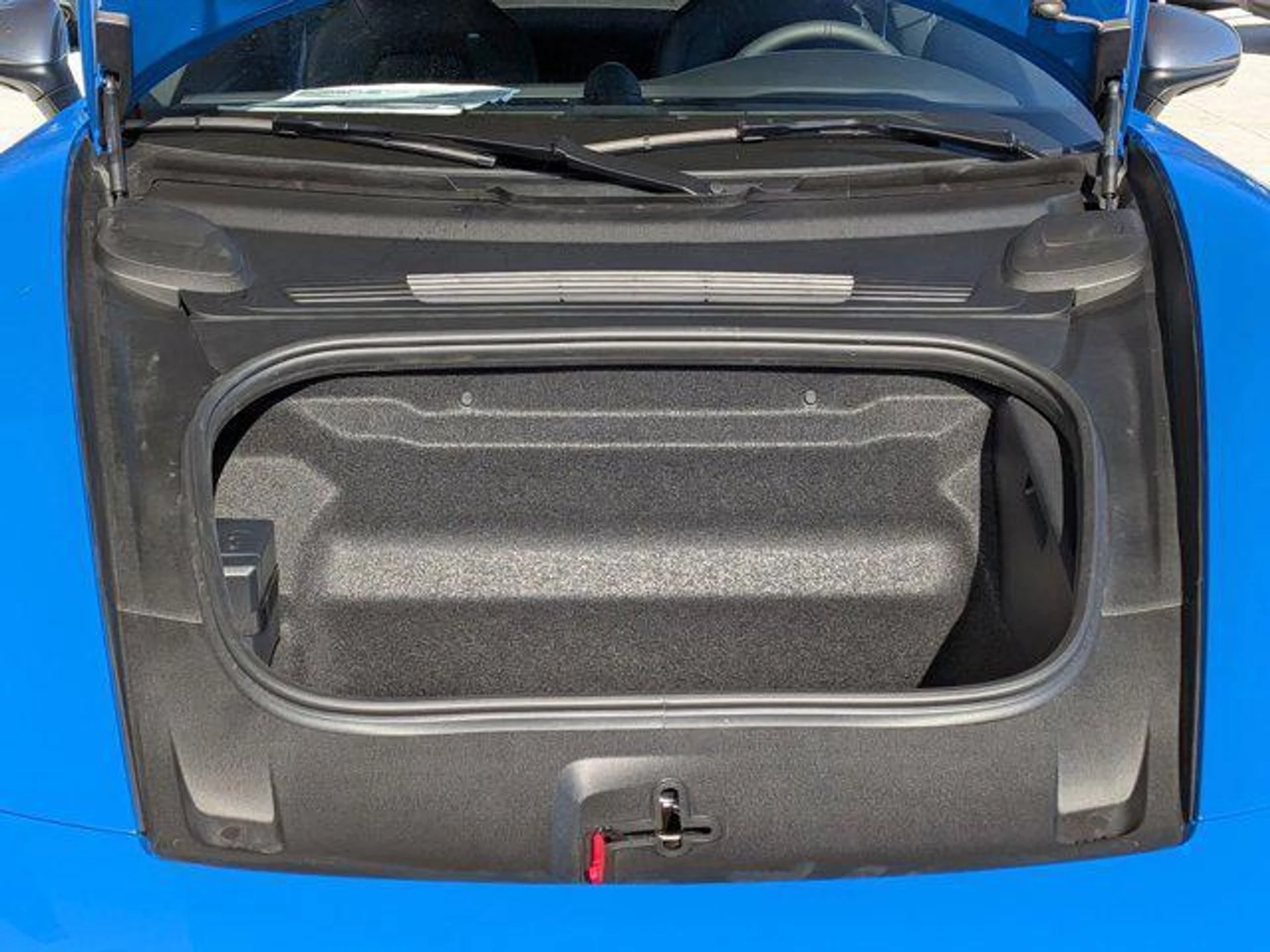 mph020_262269598_evkc_YE_9a_Hth_UVWA_Yo_LB_6swe0_H_Y_0806e94a48