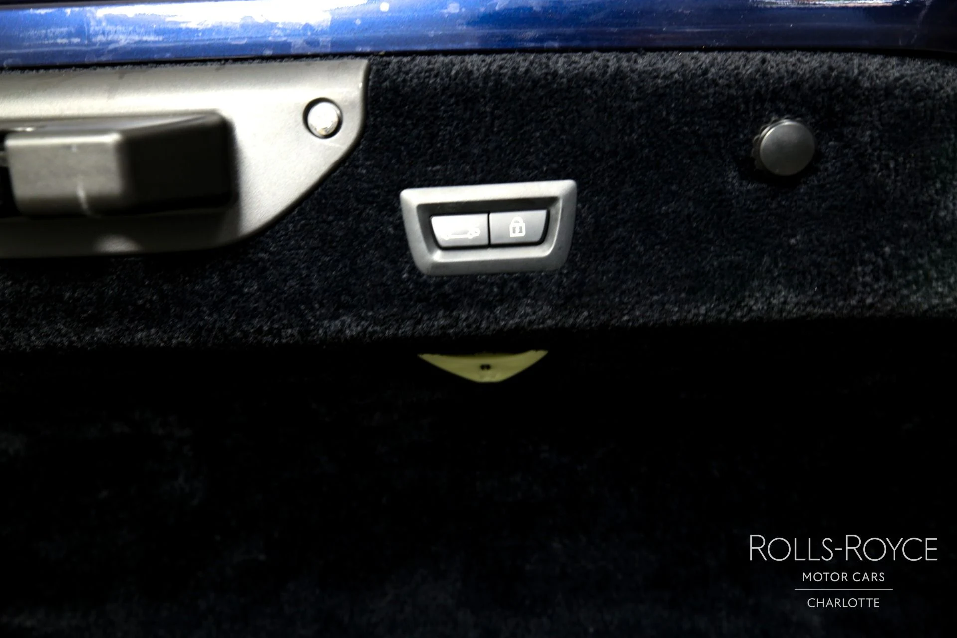 mph020_2624898264_Used_2017_Rolls_Royce_Dawn_1702592484_a2dbdec595