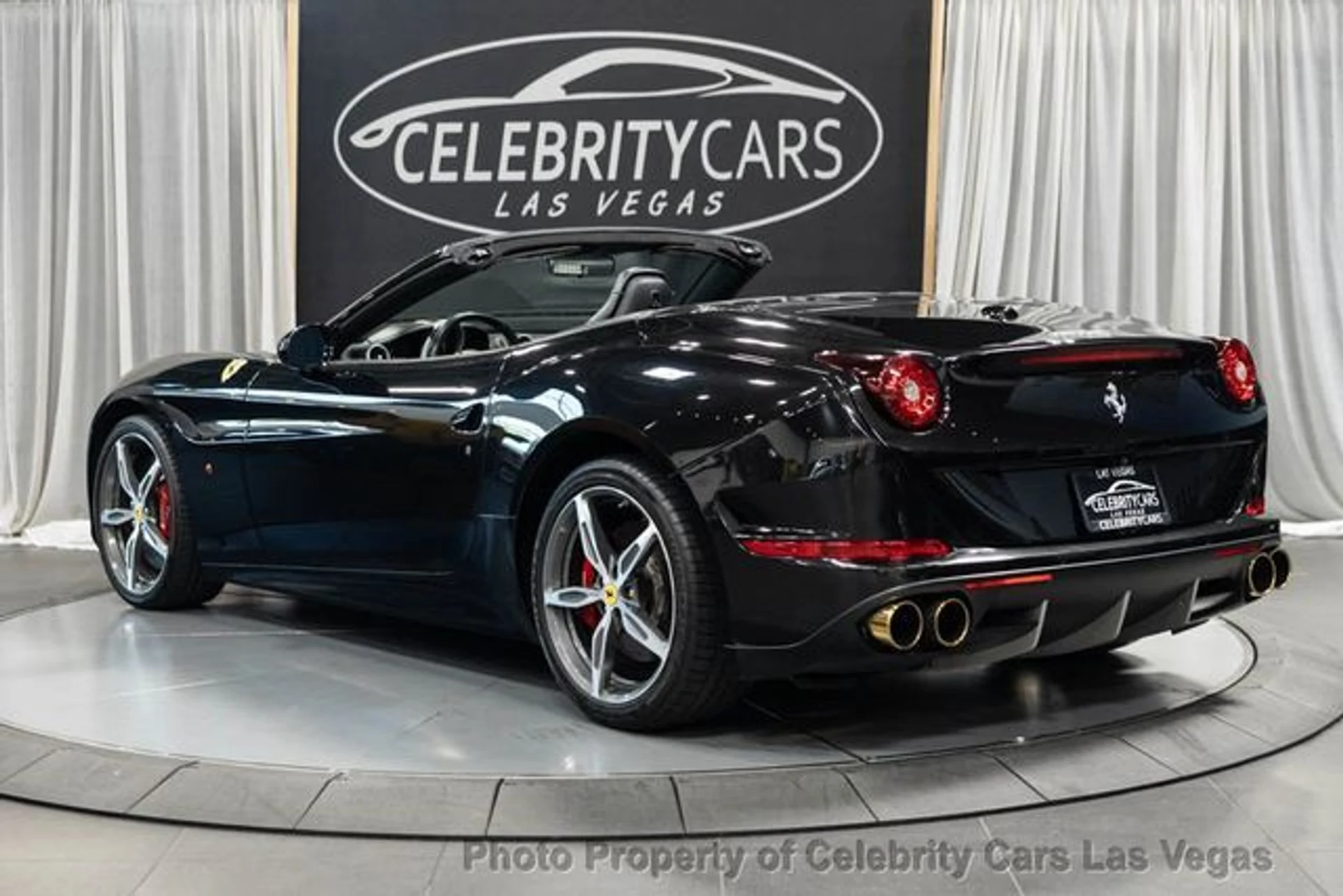 mph020_2625394162_used_2017_ferrari_california_t_convertible_9707_23074635_25_640_1019e95a4e