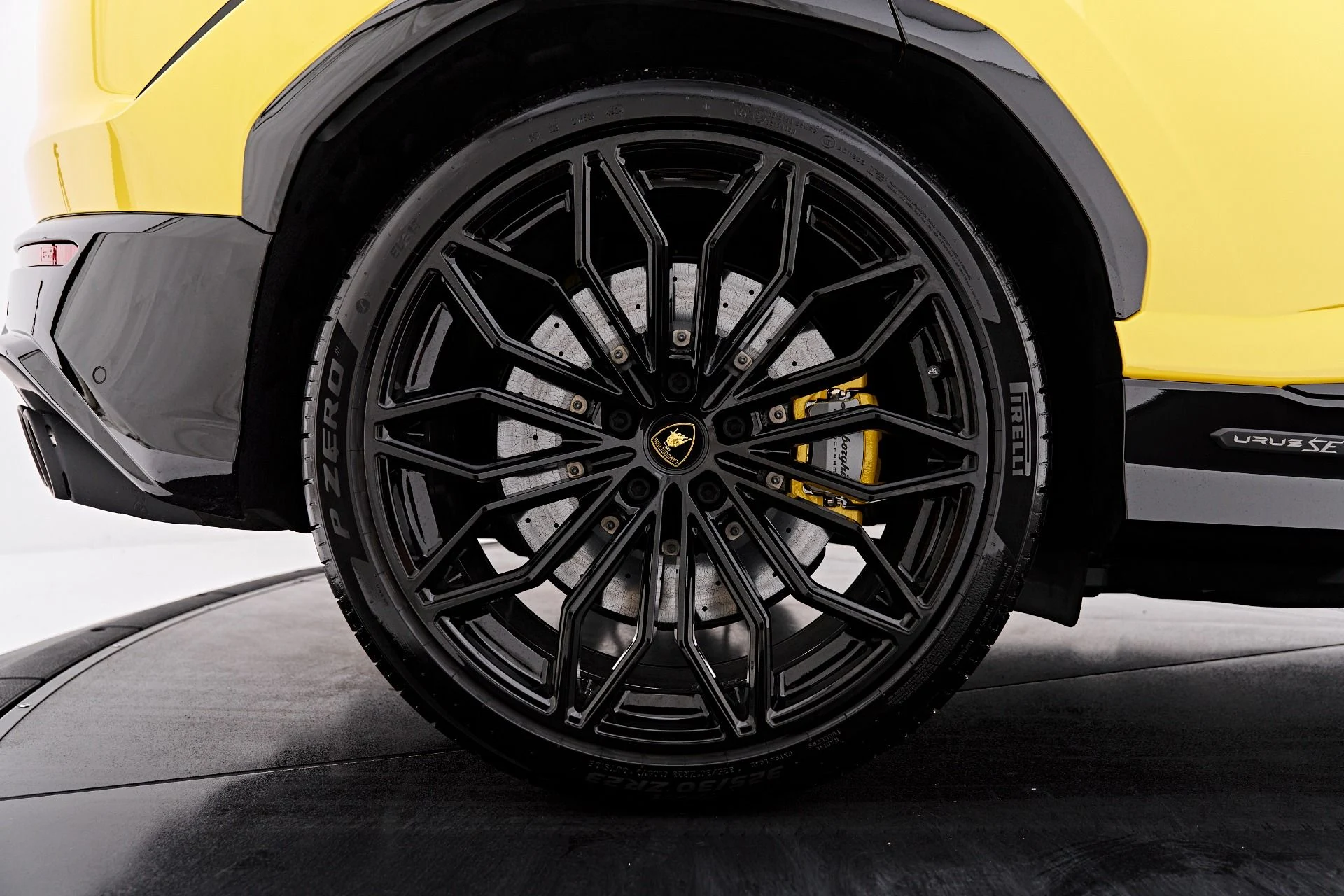 mph020_2627496347_Used_2025_Lamborghini_Urus_SE_1788049870_6b17f2fb66