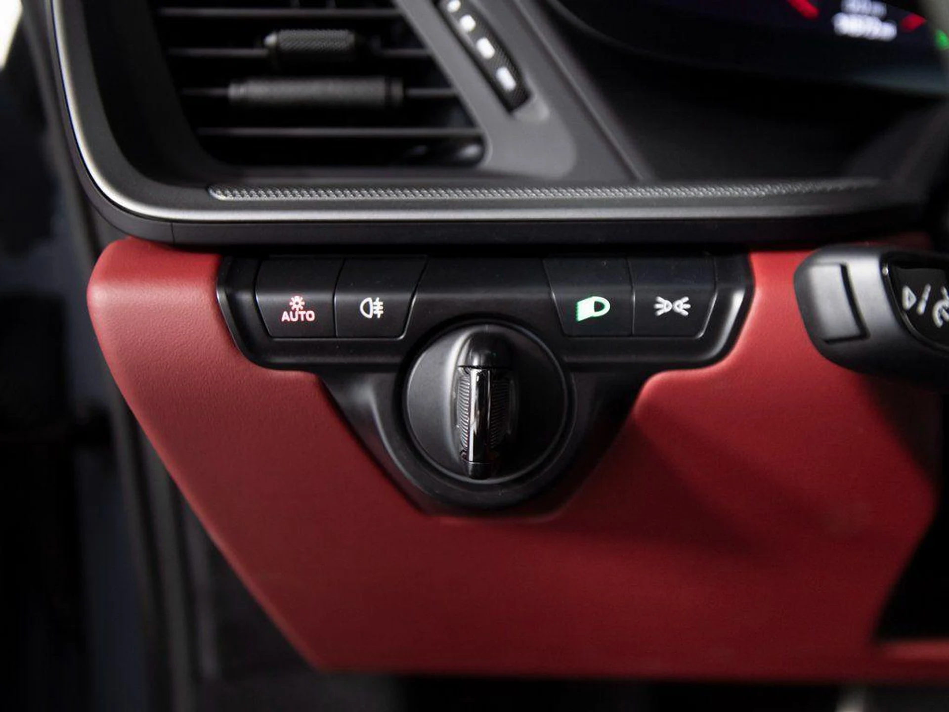 mph020_262826248_yy_Y_9_CFY_Xty_G_Eu3s_J83_3_V29lo0_5fd52088b6