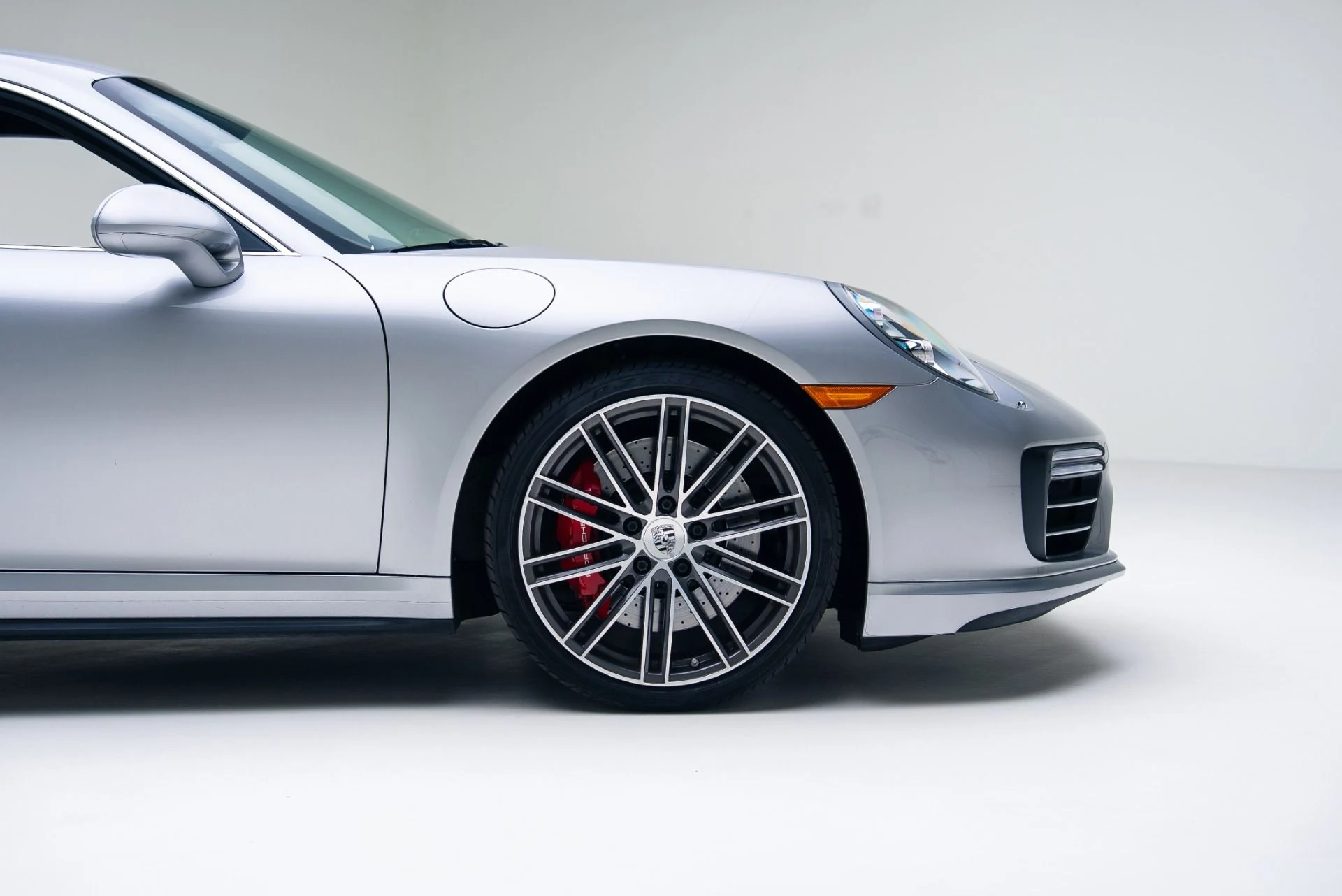 mph020_2628839195_Used_2018_Porsche_911_Turbo_1765307368_9696f5ba91