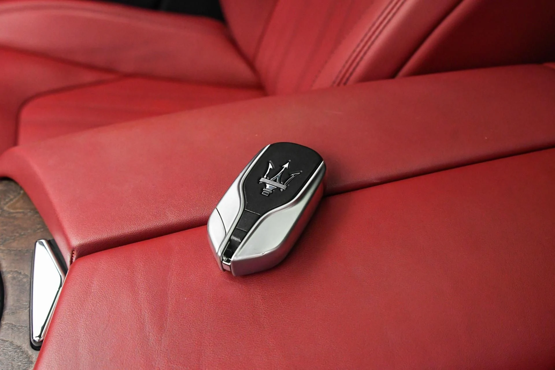 mph020_2635473796_Used_2022_Maserati_Levante_GT_1755331933_5e0ea9d15d