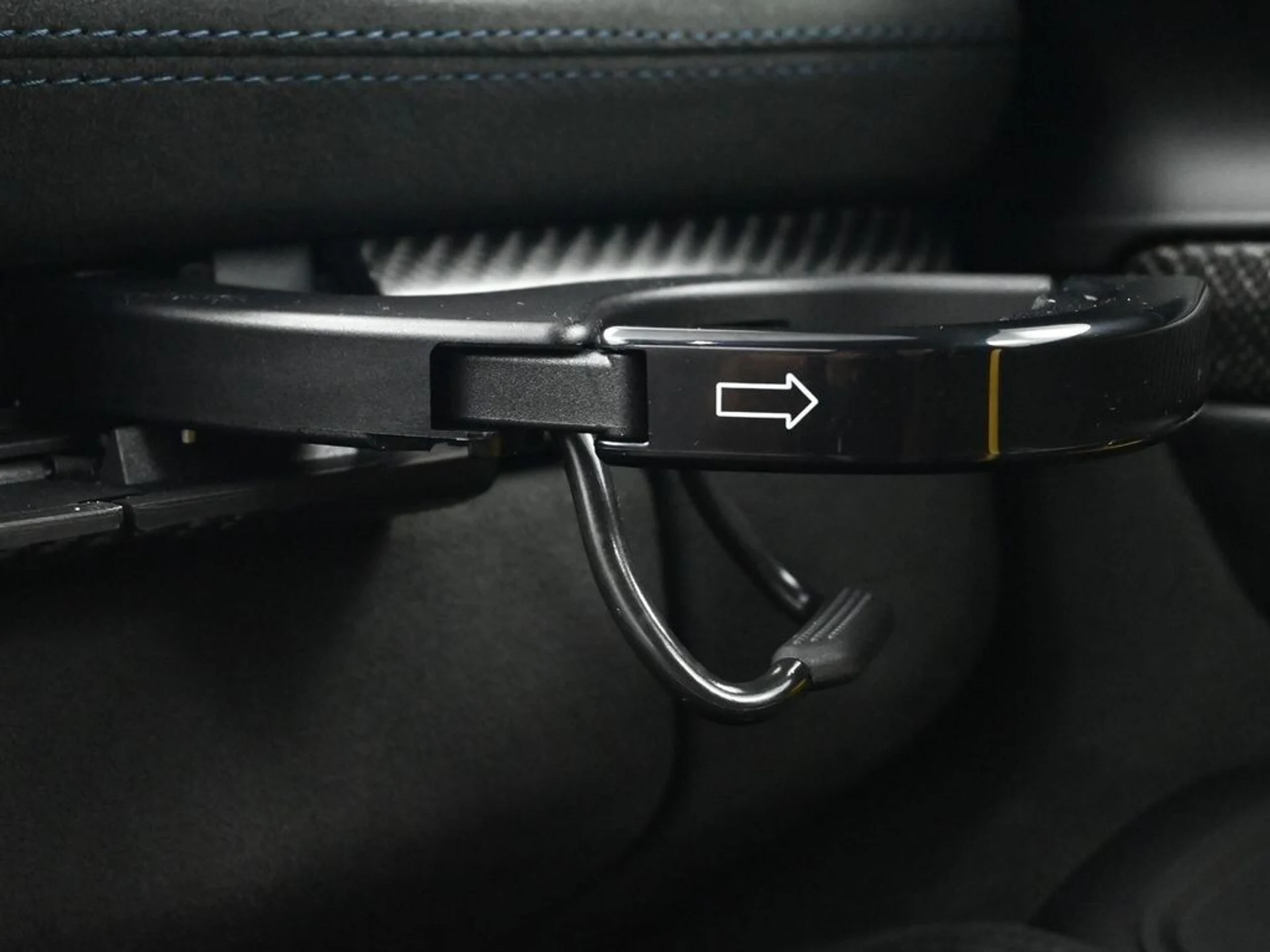 mph020_2635803278_bf7a7d0788e0ba5ec483543215a4358bx_12d208304e