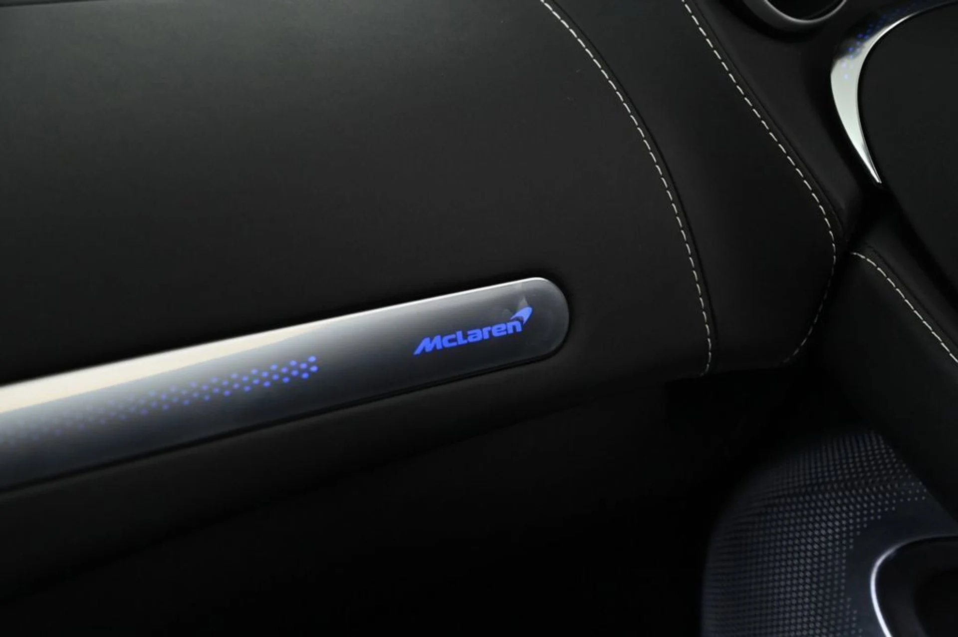 mph020_2644938666_used_2025_mclaren_gts_11350_22954265_20_1024_7480ae7e11