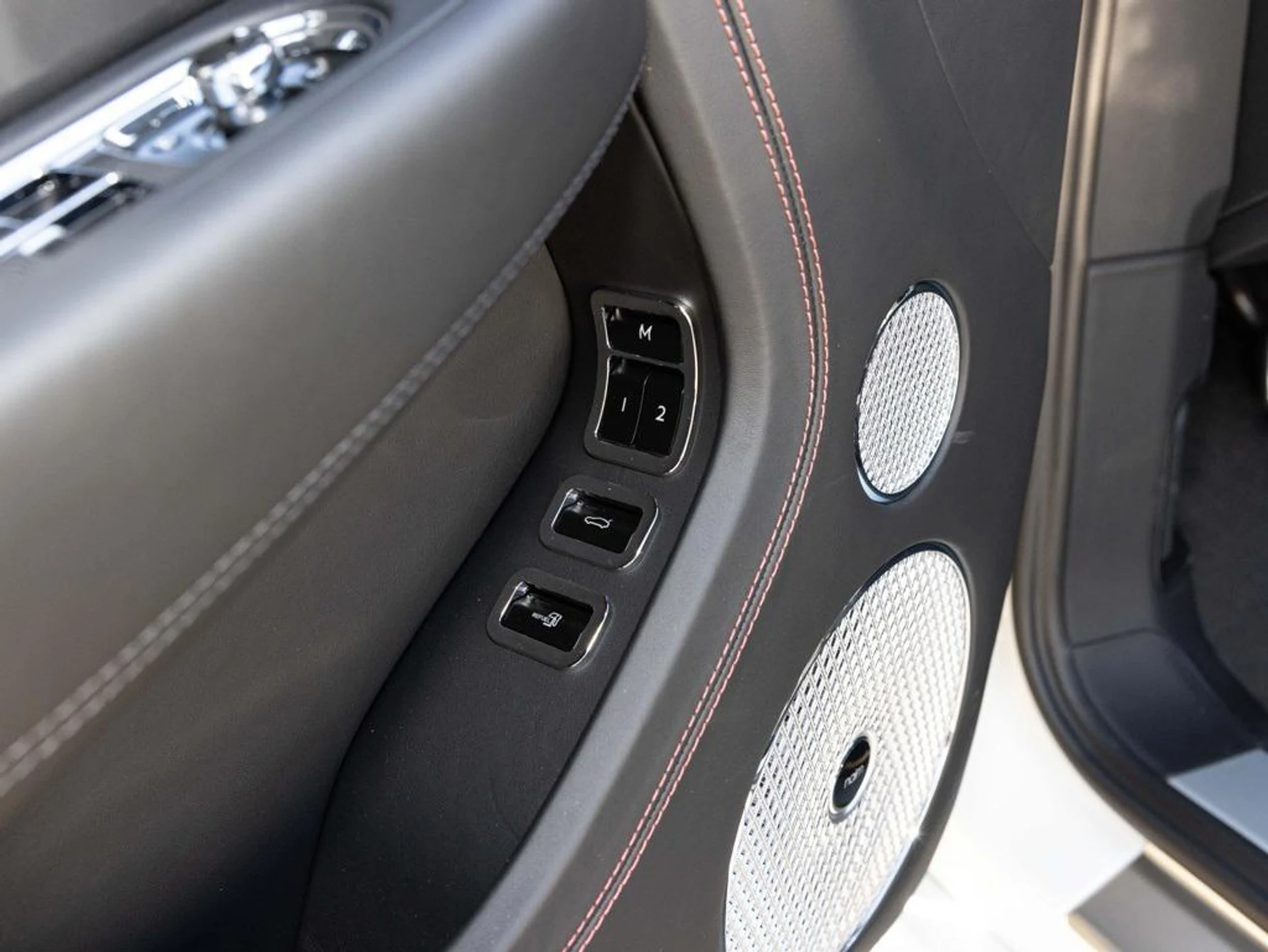 mph020_2646942605_465336698_68f22a62c83056c645fcffae_c9dc255d68