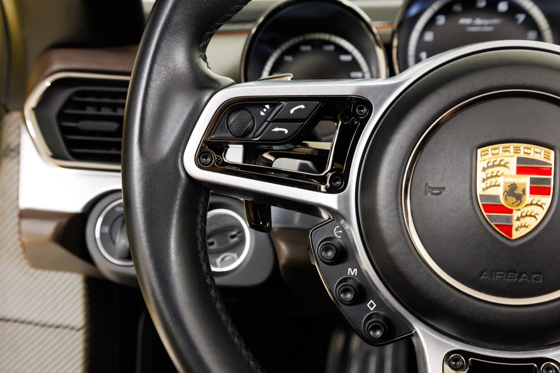 mph020_2647399203_Used_2015_Porsche_918_Spyder_1789427624_c4130b6aa3