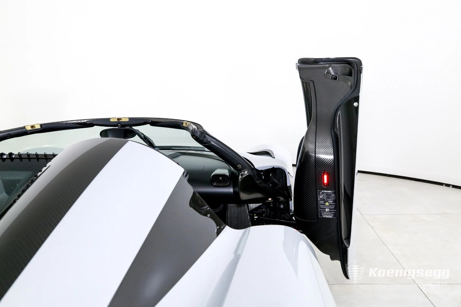 mph020_2650767865_Used_2020_KOENIGSEGG_REGERA_1761057076_2e3945280c
