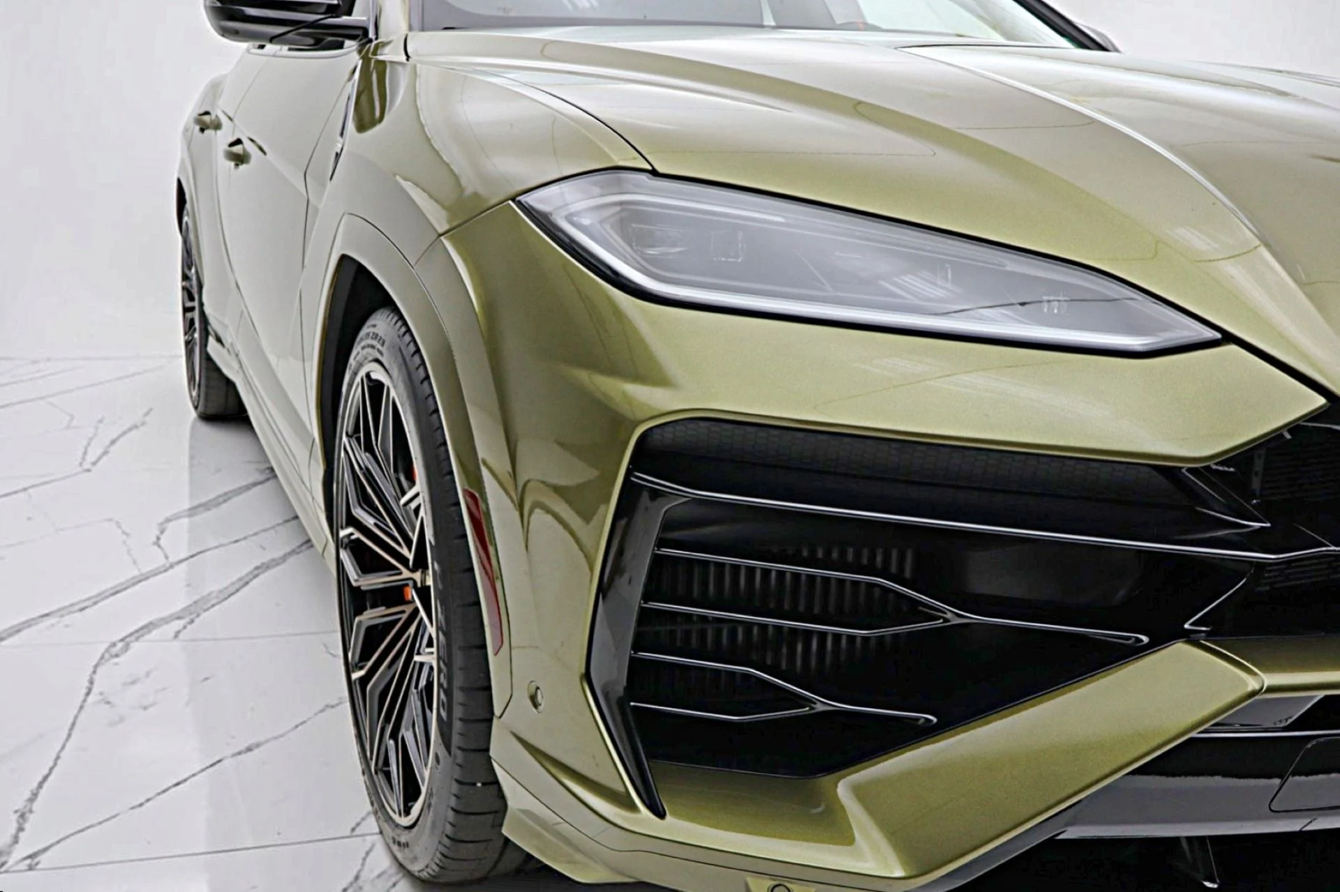 mph020_2653525448_Used_2026_Lamborghini_Urus_SE_e285bb623a