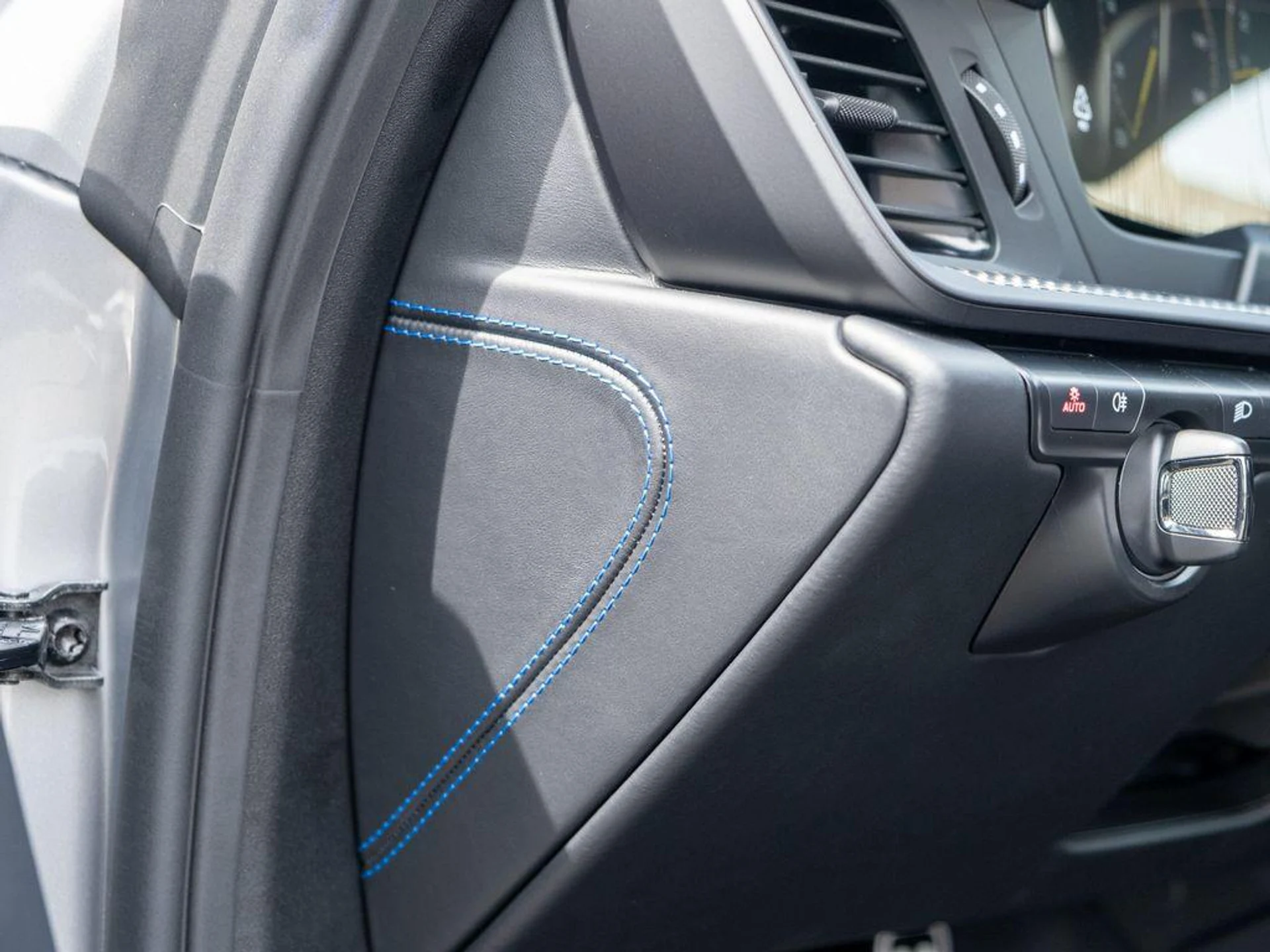 mph020_2657887759_wc_Uv5s_Rd_GTR_Pa_Uylt_XU_68_Fxx_QFM_5d03d54616