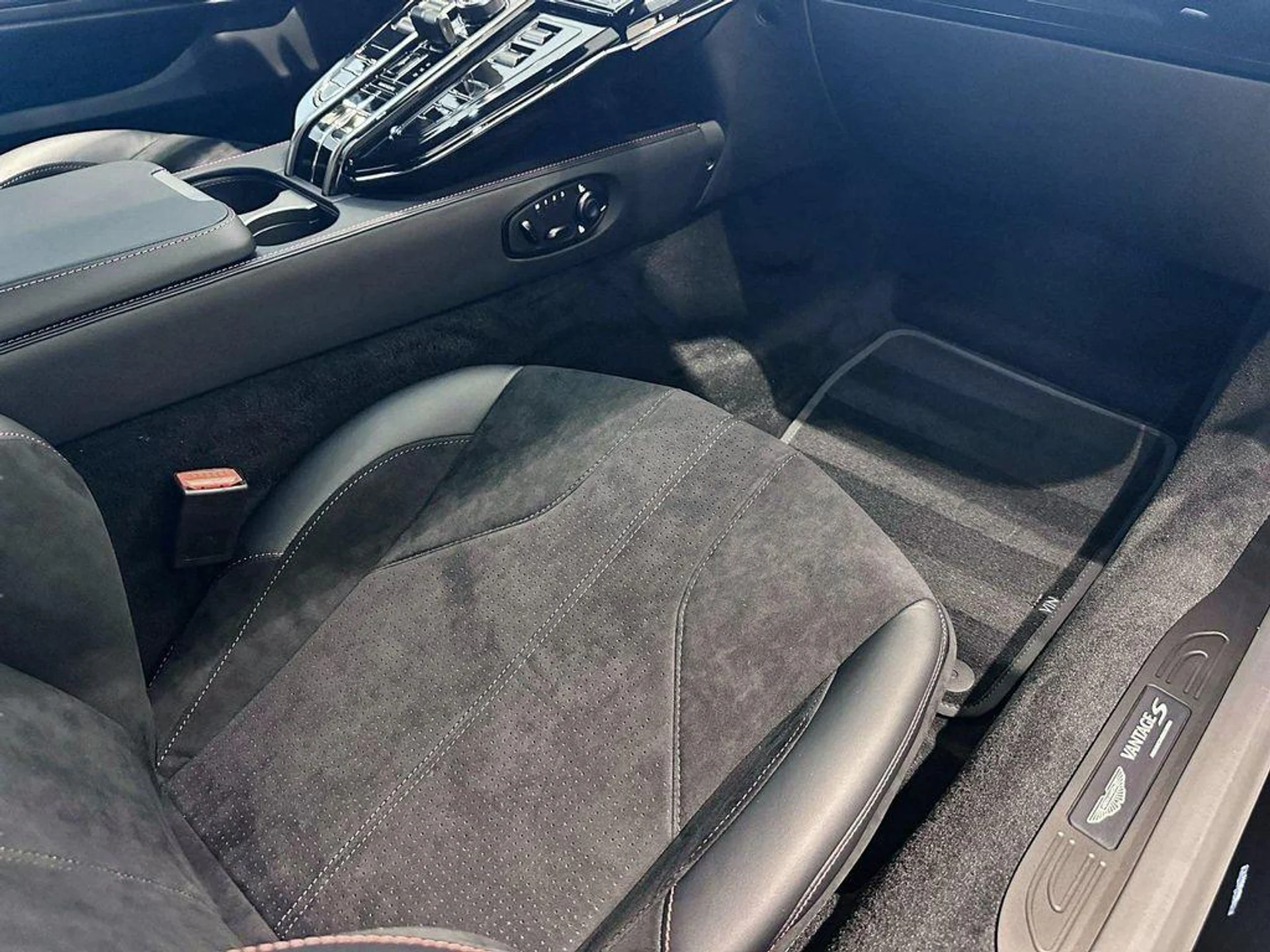 mph020_2659455204_VL_4_Cn7_LQ_3_NY_Fi_Qj_B_Bh_F_Kpc8_Tmh_Q_e469c05f3a