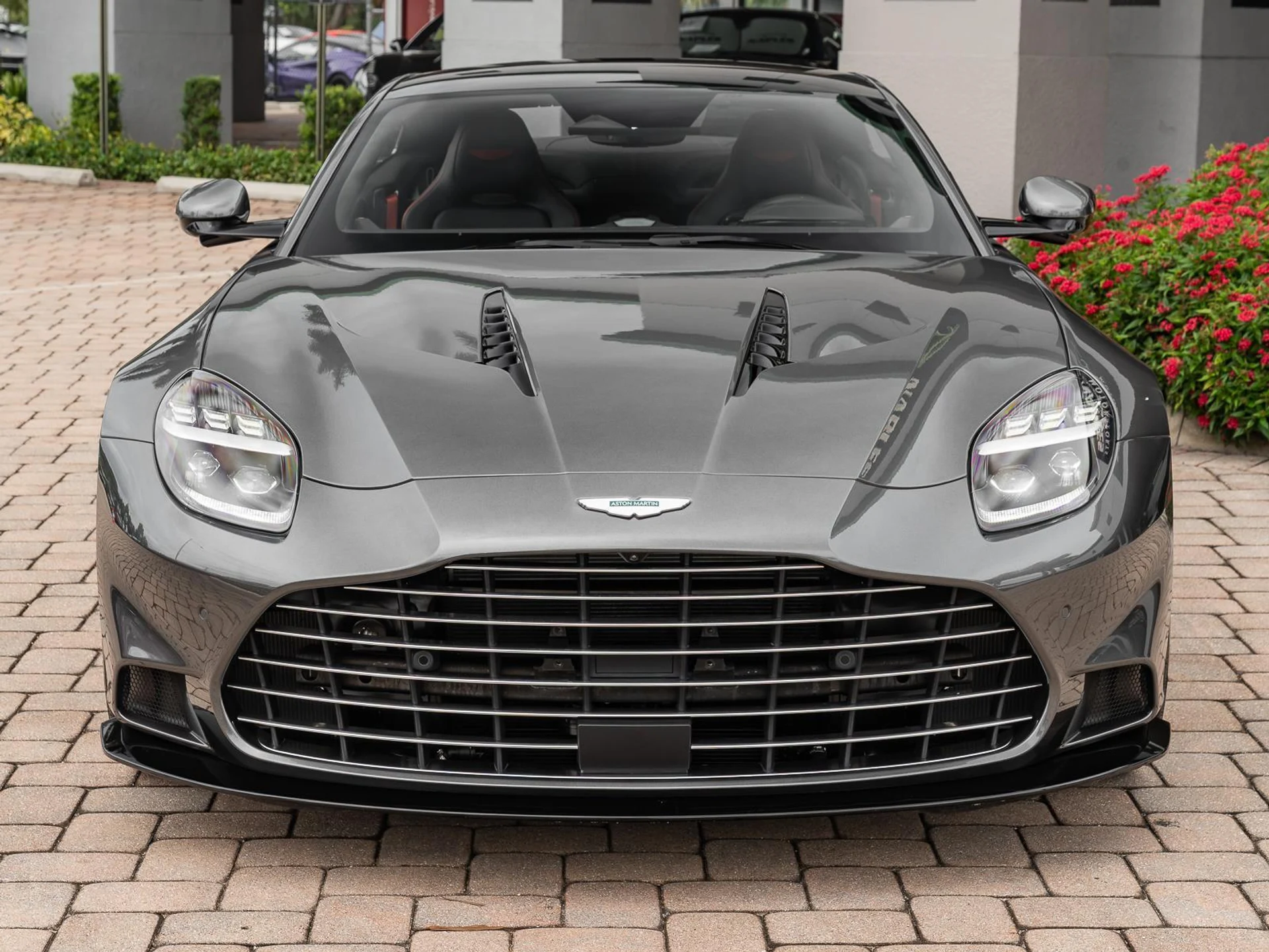 mph020_2666695503_Used_2025_Aston_Martin_Vanquish_Coupe_1780612108_da6f35bb72