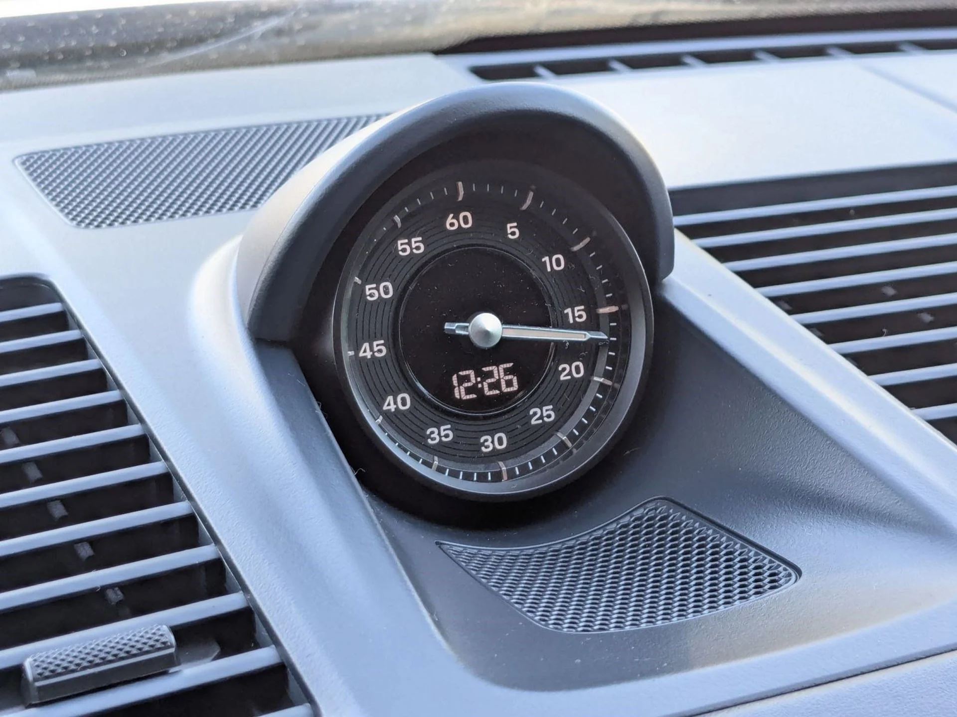 mph020_2667223837_ad4442c3fb668925dc3fd2e844e0669ax_57dec5898b