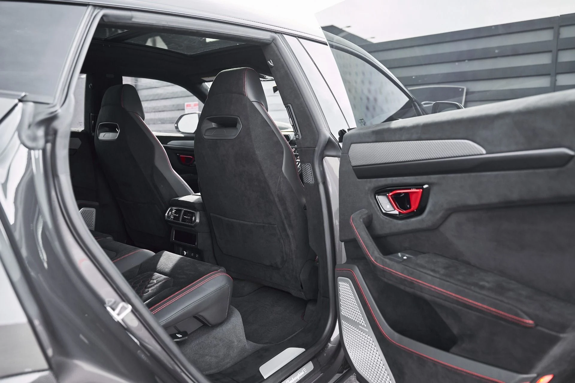 mph020_2668201090_Used_2023_Lamborghini_Urus_Performante_1771116652_a7a74cf7b3