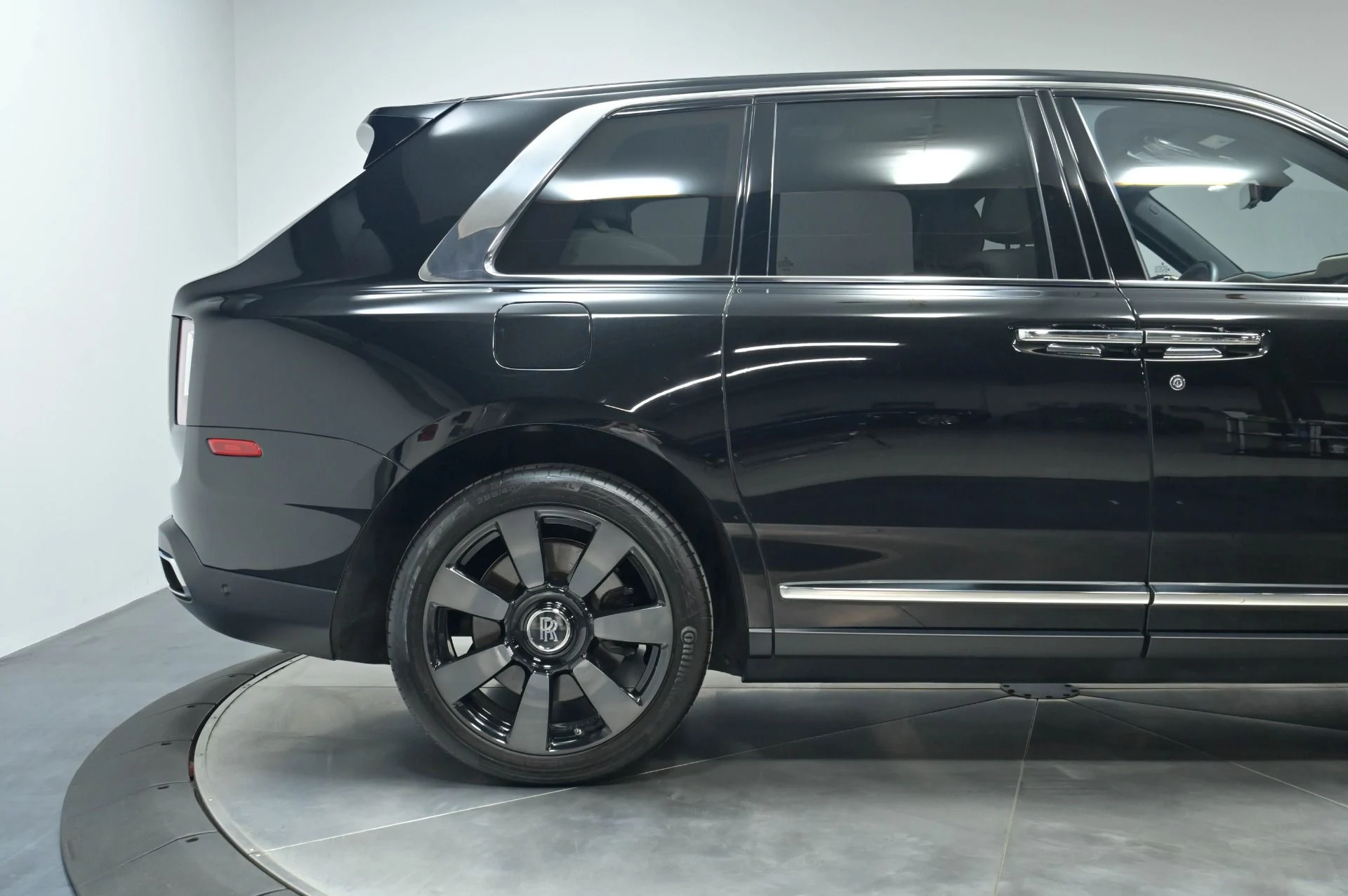 mph020_2668457594_Used_2023_Rolls_Royce_Cullinan_1782858114_8d6a3a1cd1