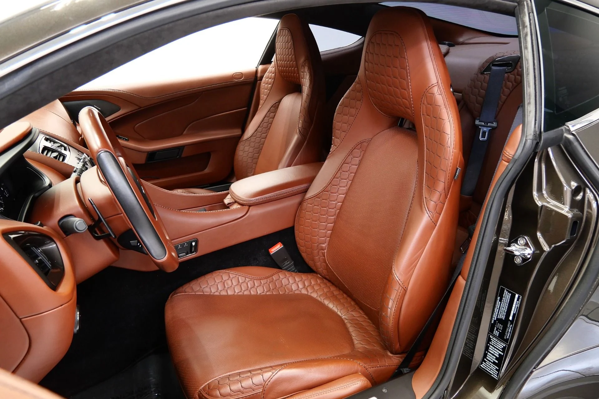 mph020_2683062886_Used_2014_Aston_Martin_Vanquish_Hourglass_Quilting_Beautiful_Color_V12_Power_1770409354_fe2767d2f0